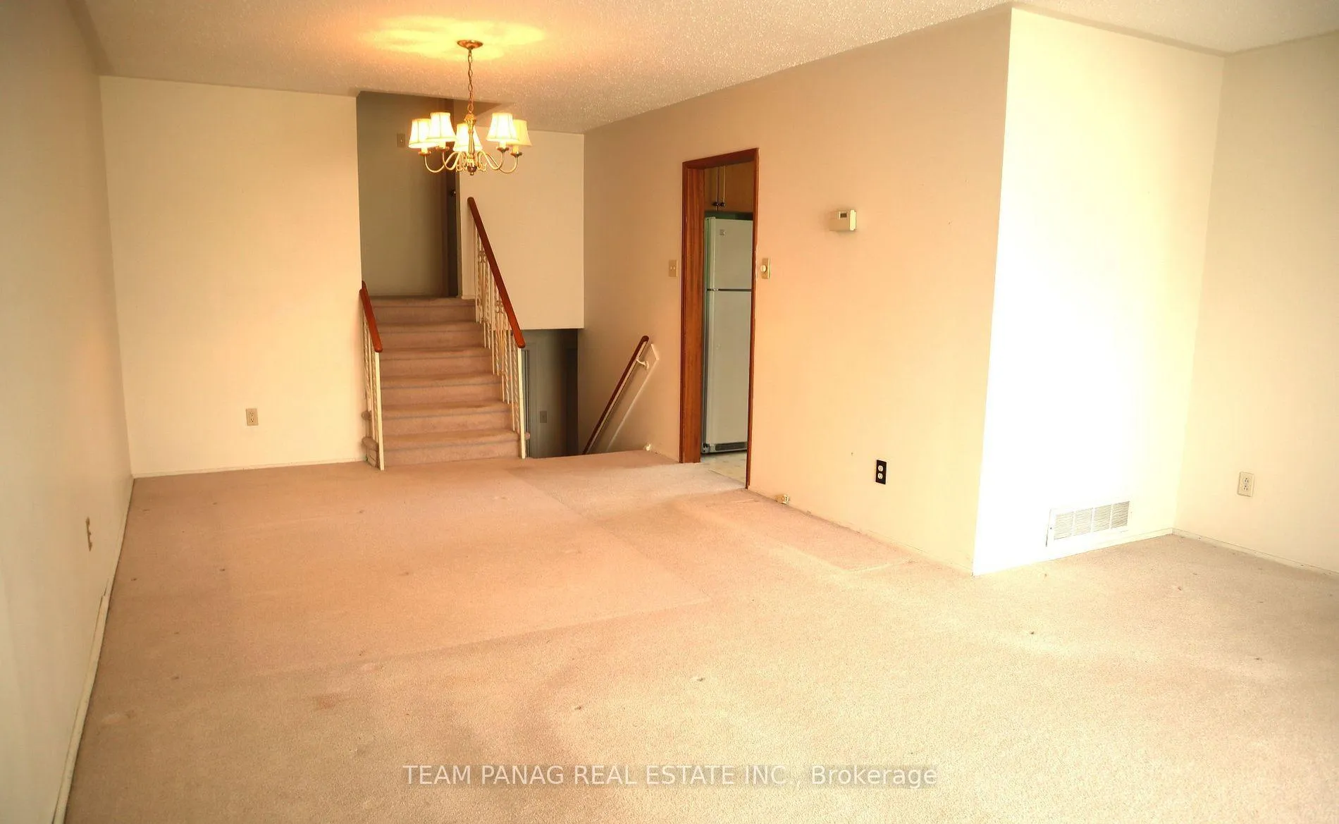 Photo 5 of 11 Ascot Avenue, Brampton, Avondale — HOMEH