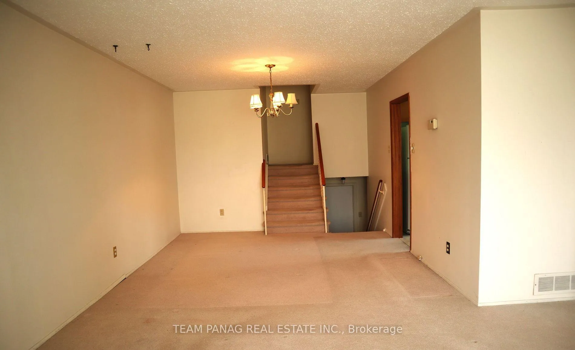 Photo 6 of 11 Ascot Avenue, Brampton, Avondale — HOMEH