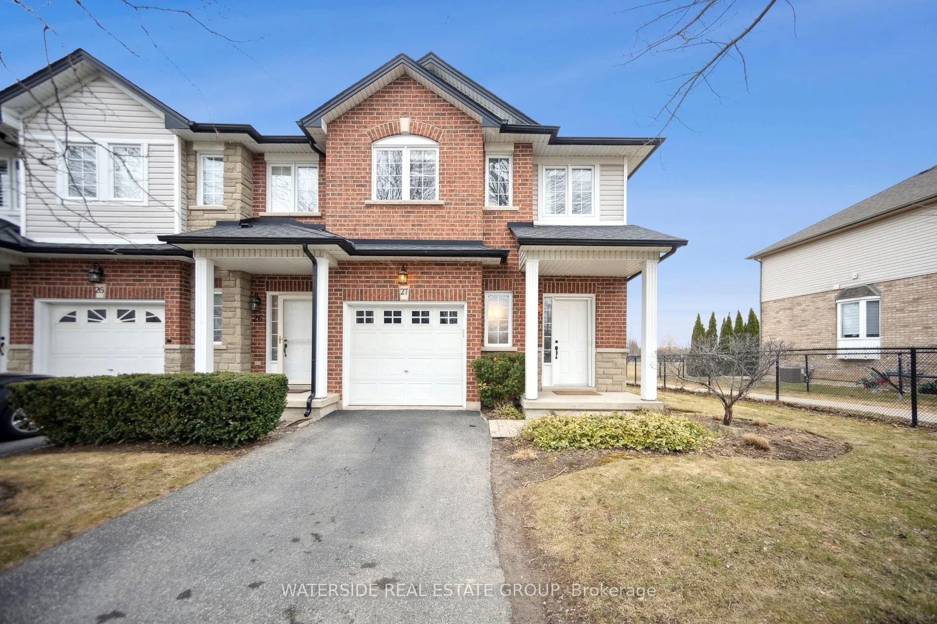 Photo 2 of 232 Stonehenge Drive, Hamilton, Meadowlands — HOMEH