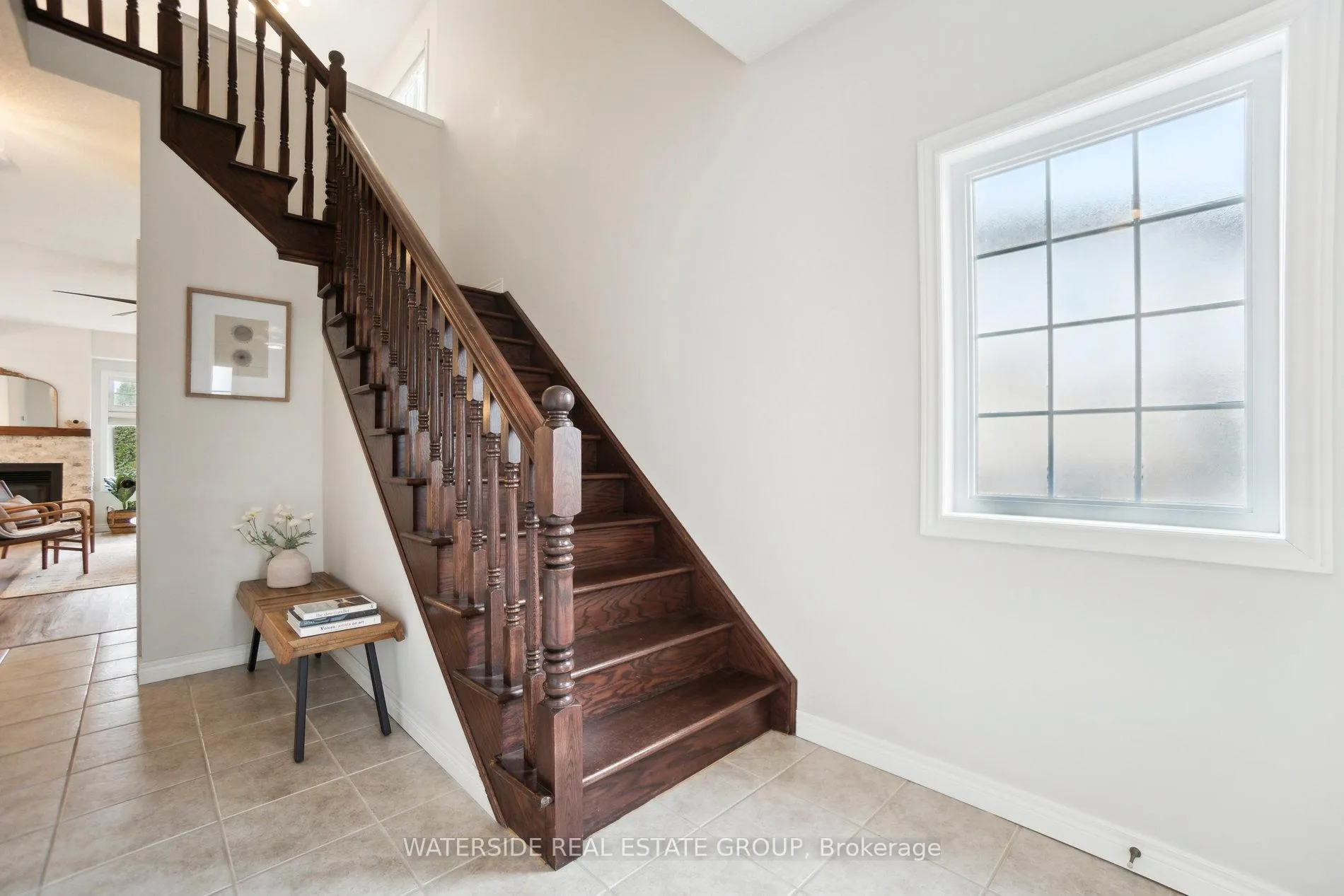 Photo 4 of 232 Stonehenge Drive, Hamilton, Meadowlands — HOMEH