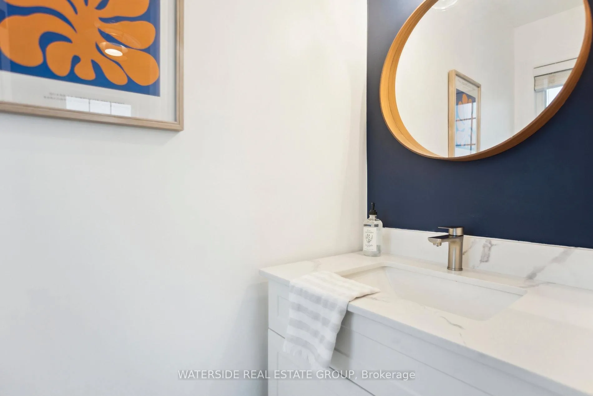 Photo 5 of 232 Stonehenge Drive, Hamilton, Meadowlands — HOMEH