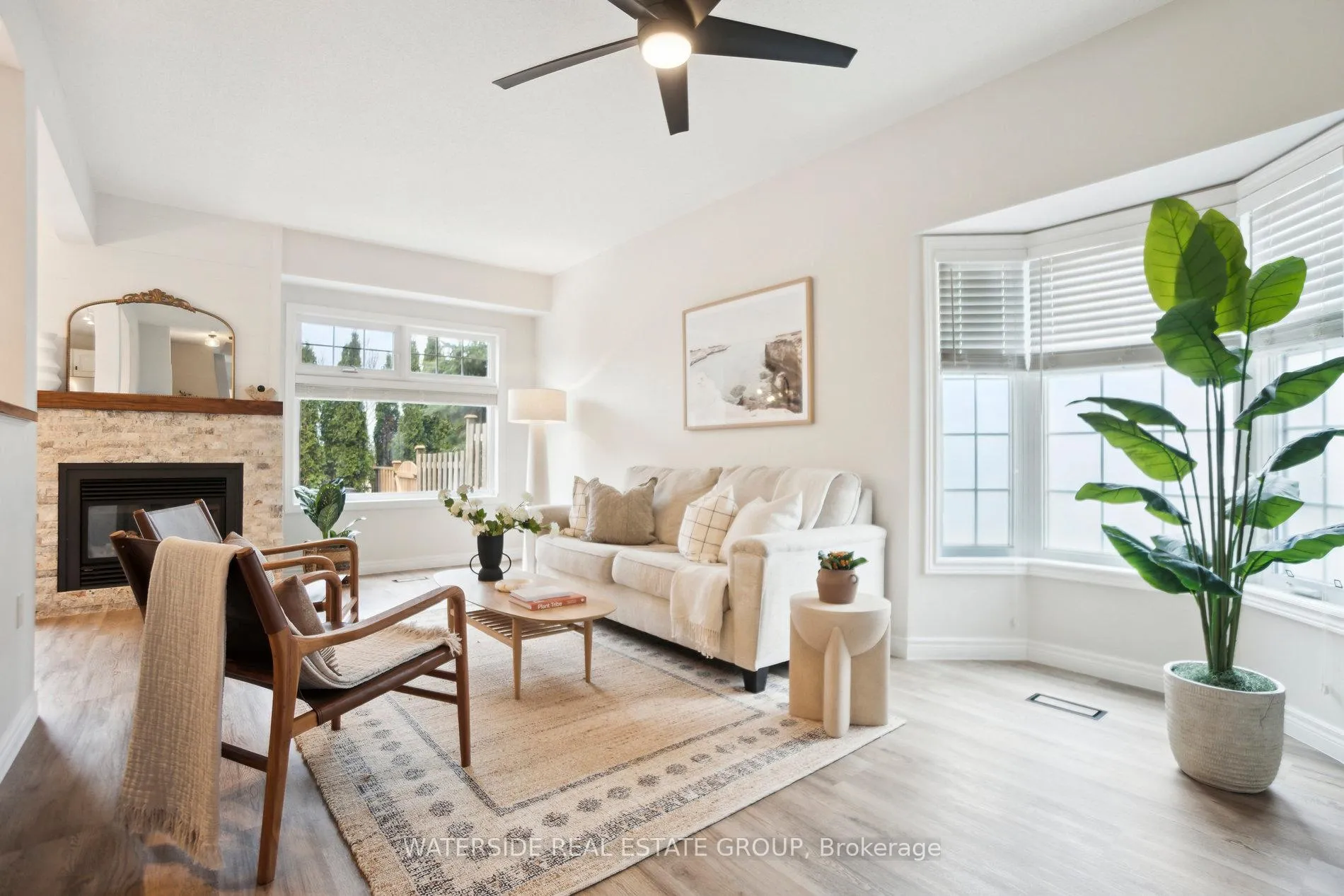 Photo 8 of 232 Stonehenge Drive, Hamilton, Meadowlands — HOMEH