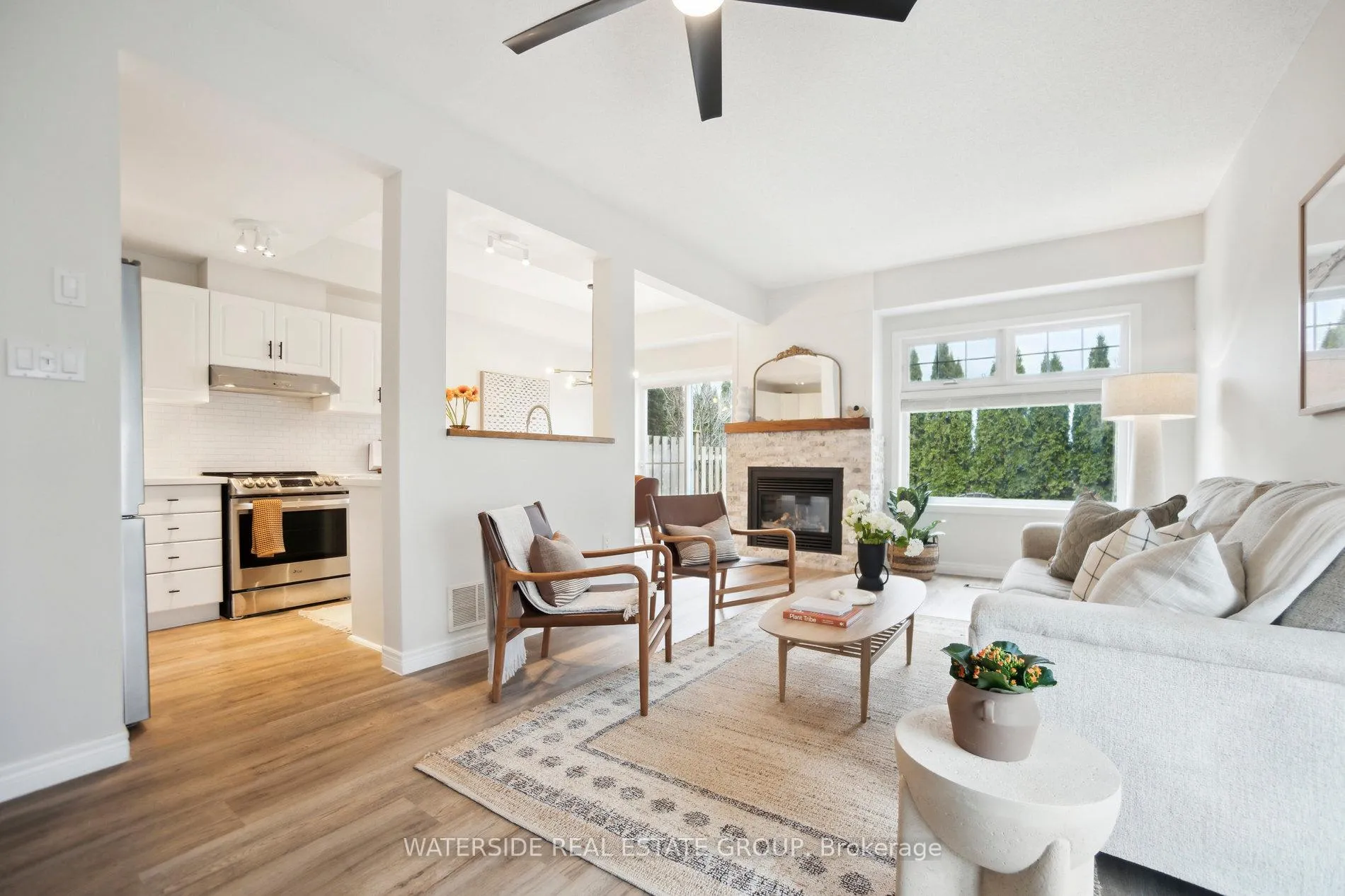 Photo 11 of 232 Stonehenge Drive, Hamilton, Meadowlands — HOMEH