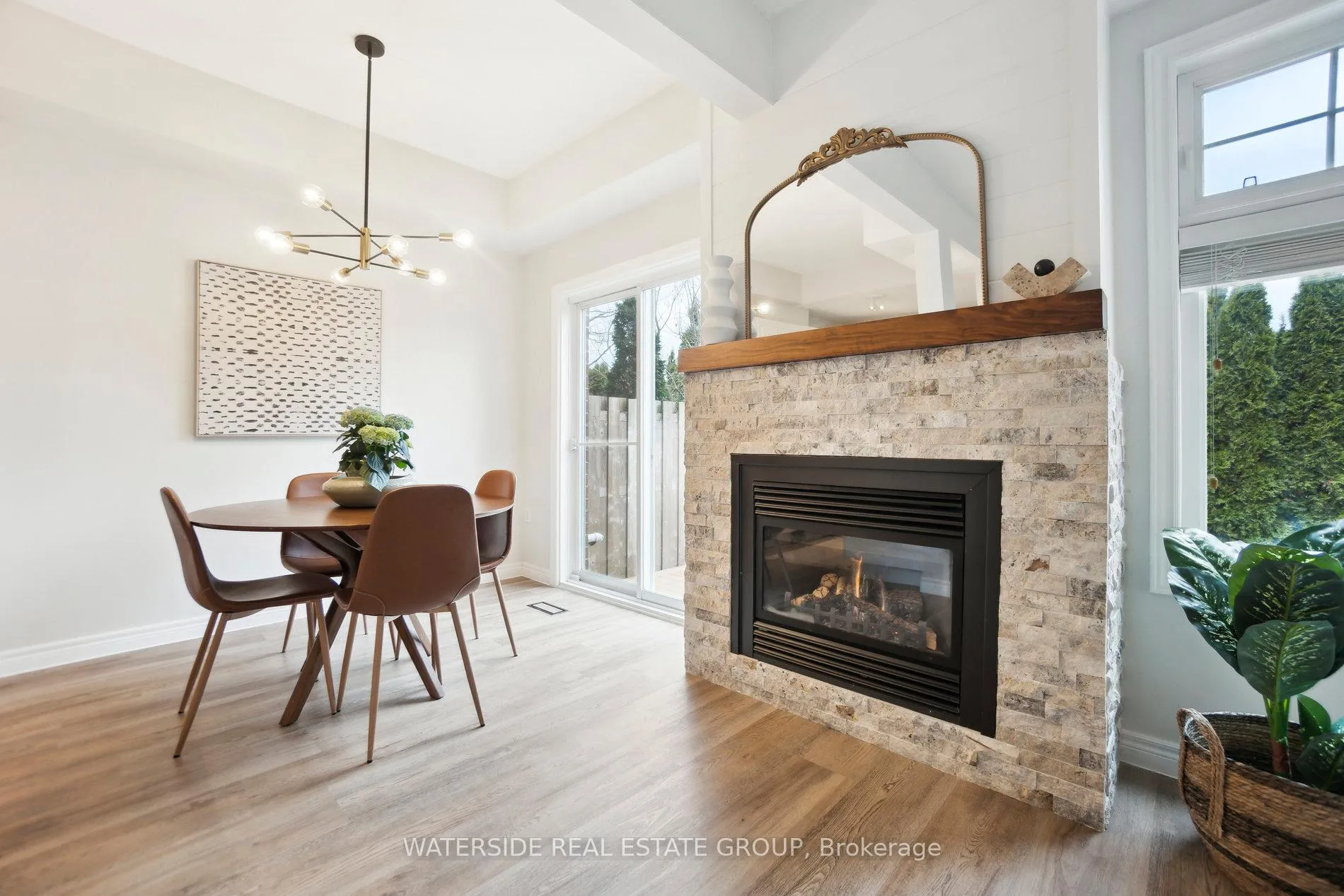 Photo 14 of 232 Stonehenge Drive, Hamilton, Meadowlands — HOMEH