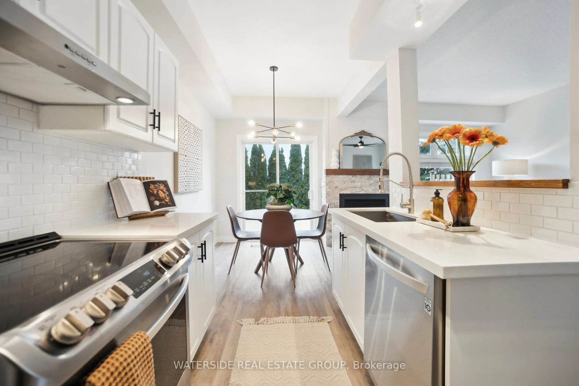 Photo 20 of 232 Stonehenge Drive, Hamilton, Meadowlands — HOMEH
