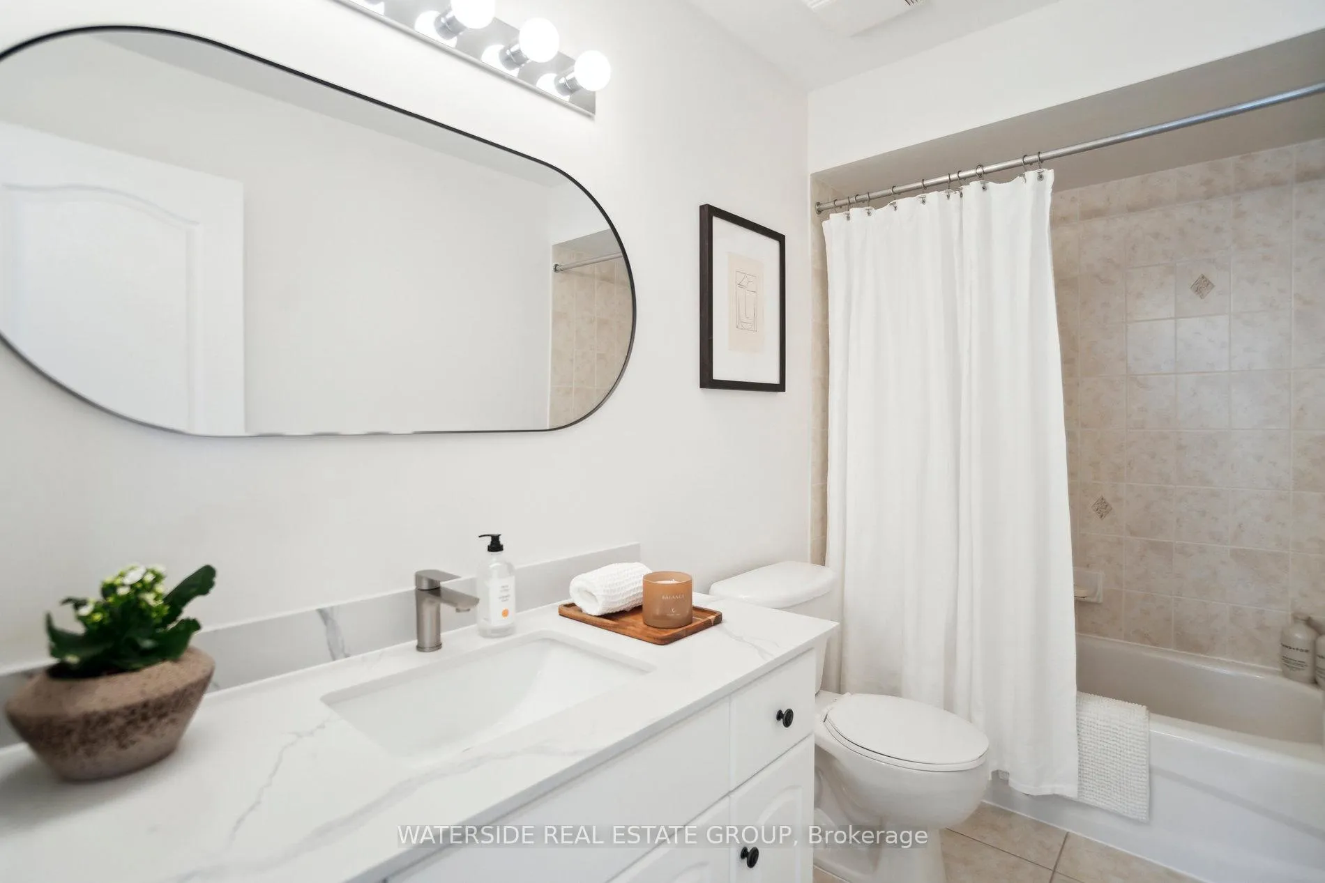 Photo 32 of 232 Stonehenge Drive, Hamilton, Meadowlands — HOMEH