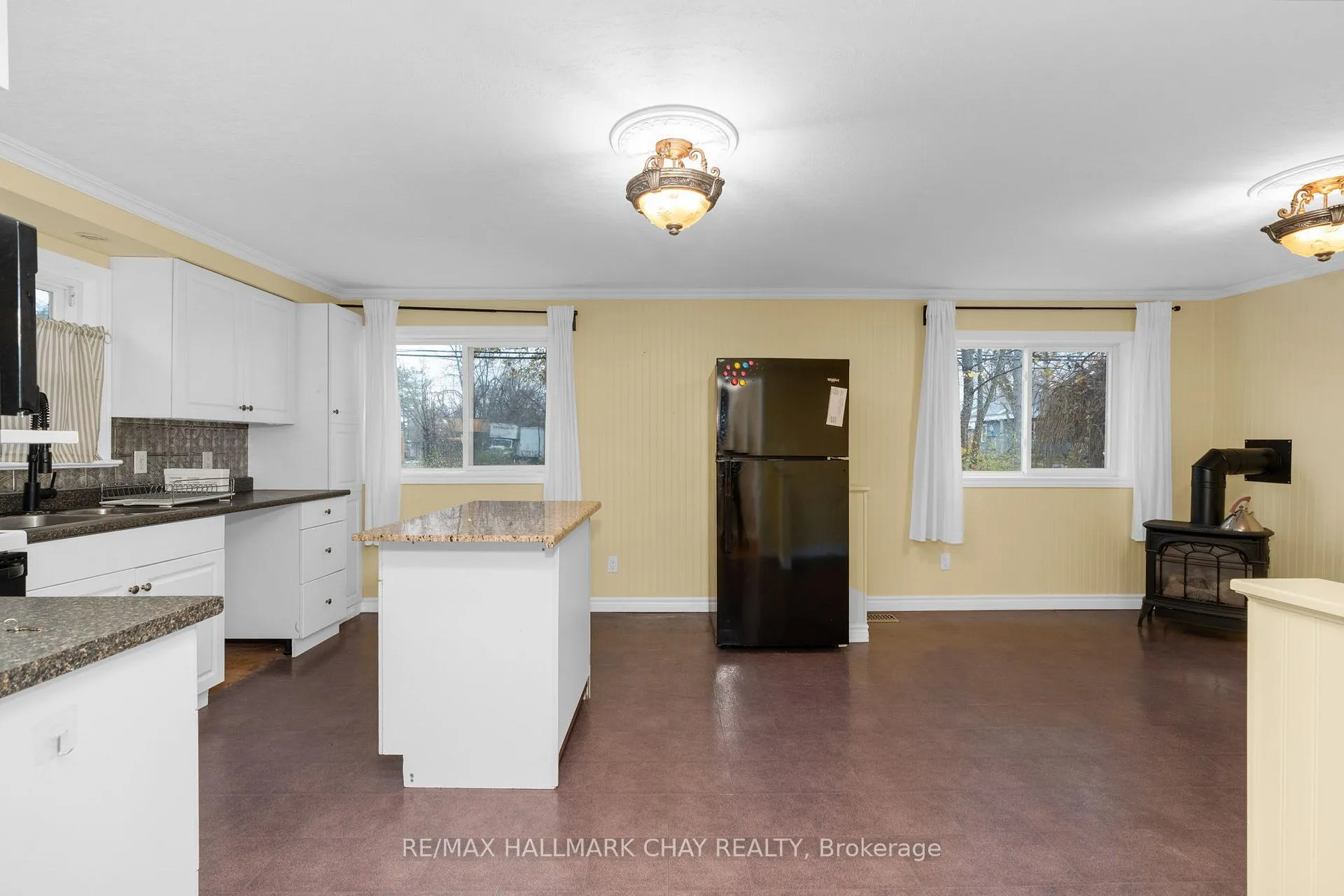 Photo 3 of 380 Gill Street, Orillia — HOMEH