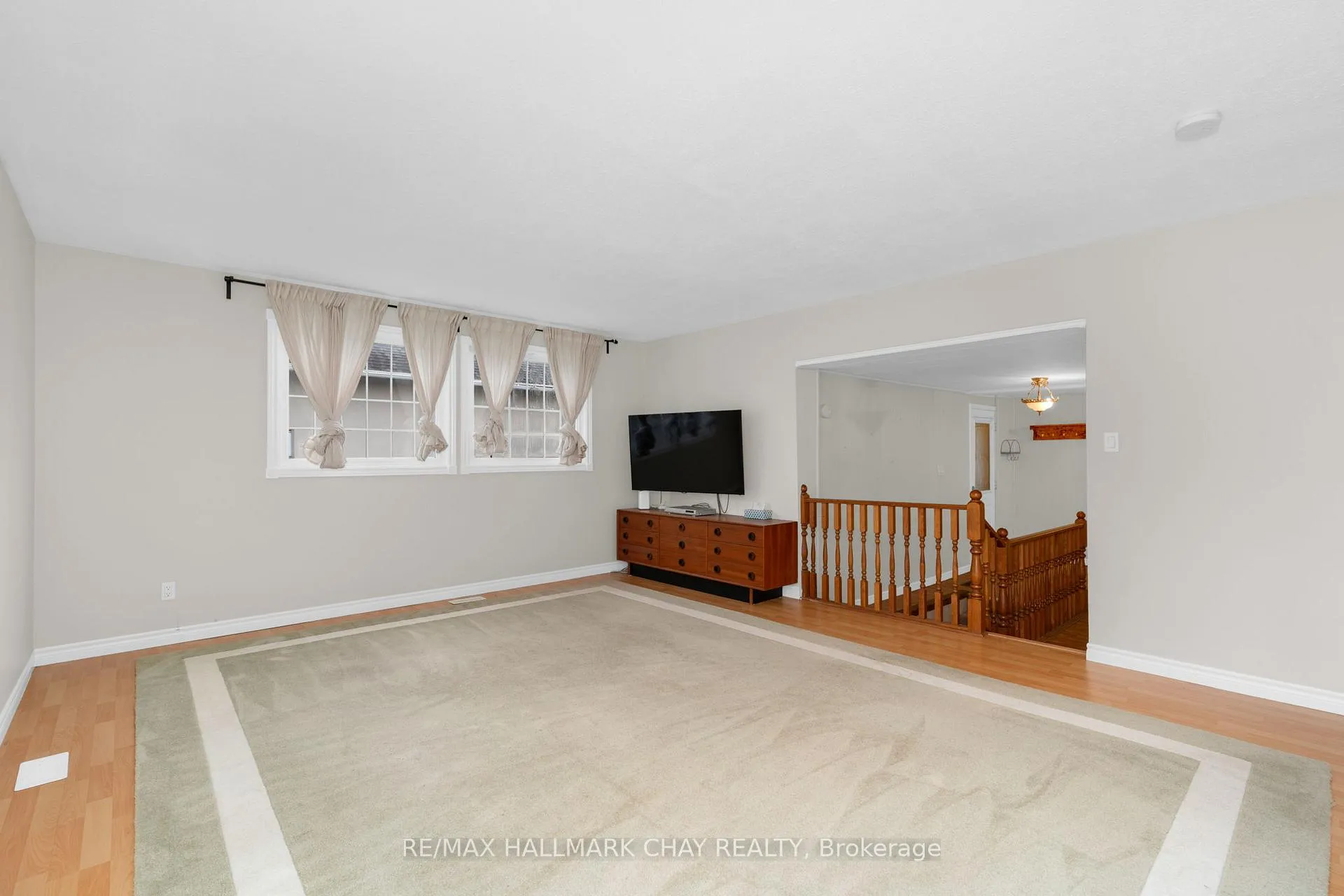 Photo 7 of 380 Gill Street, Orillia — HOMEH