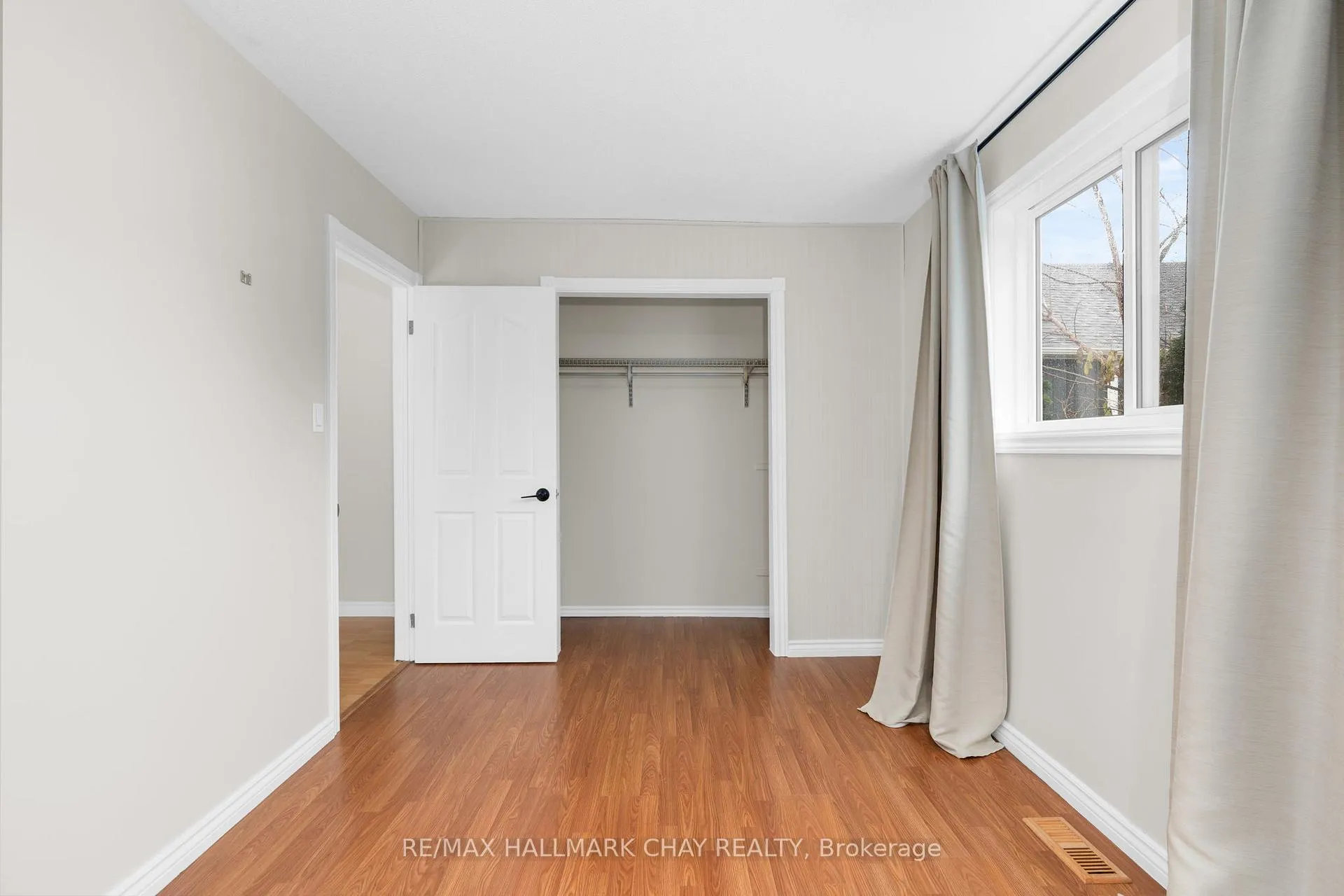 Photo 9 of 380 Gill Street, Orillia — HOMEH