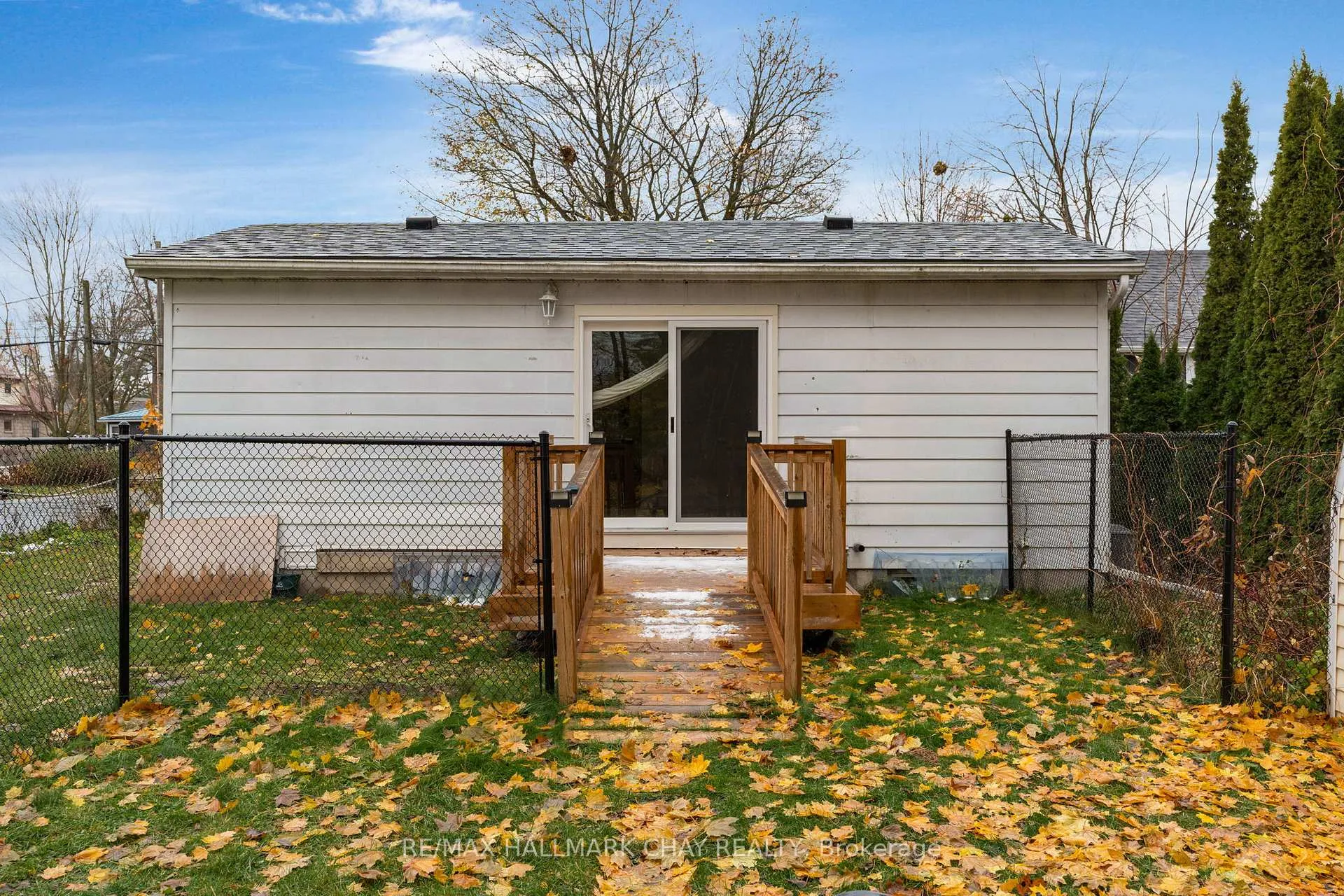 Photo 15 of 380 Gill Street, Orillia — HOMEH