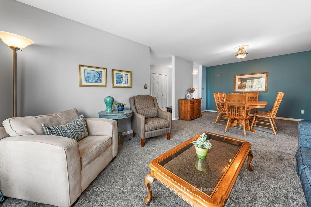 Photo 11 of 38 Oak Ridge Boulevard, Belleville, Belleville Ward — HOMEH
