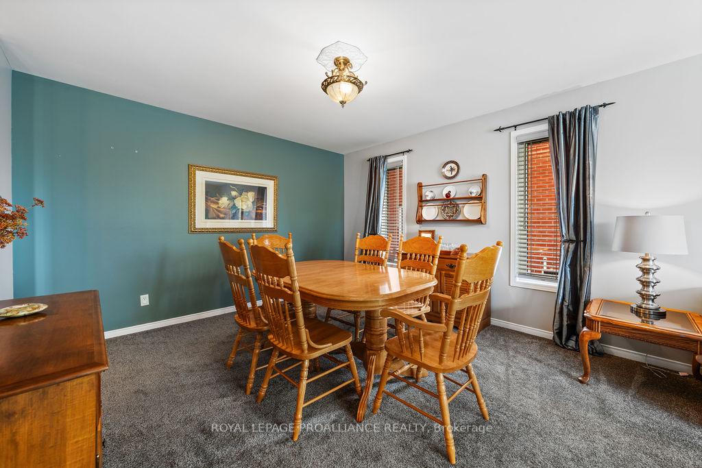 Photo 12 of 38 Oak Ridge Boulevard, Belleville, Belleville Ward — HOMEH