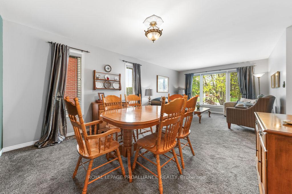 Photo 13 of 38 Oak Ridge Boulevard, Belleville, Belleville Ward — HOMEH
