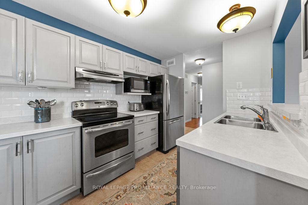 Photo 15 of 38 Oak Ridge Boulevard, Belleville, Belleville Ward — HOMEH