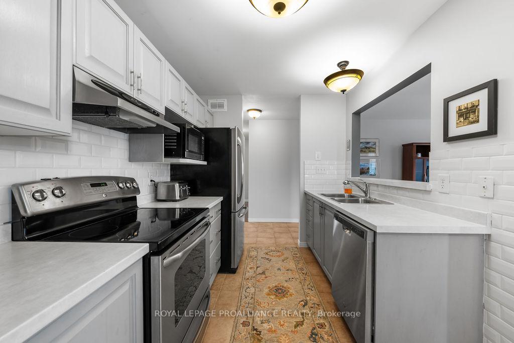 Photo 16 of 38 Oak Ridge Boulevard, Belleville, Belleville Ward — HOMEH
