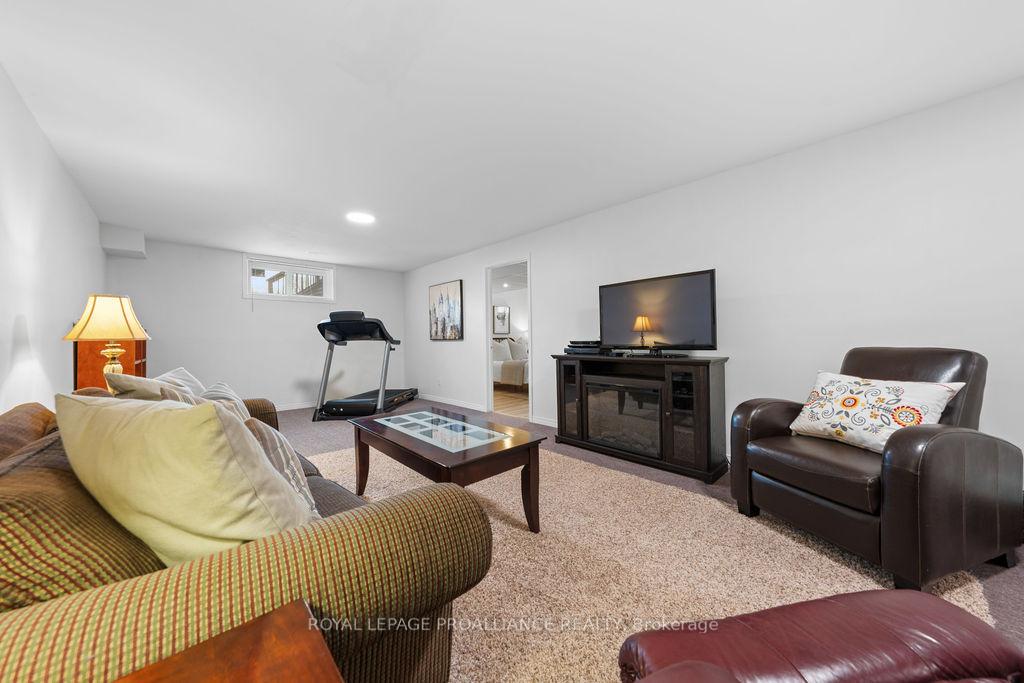 Photo 35 of 38 Oak Ridge Boulevard, Belleville, Belleville Ward — HOMEH