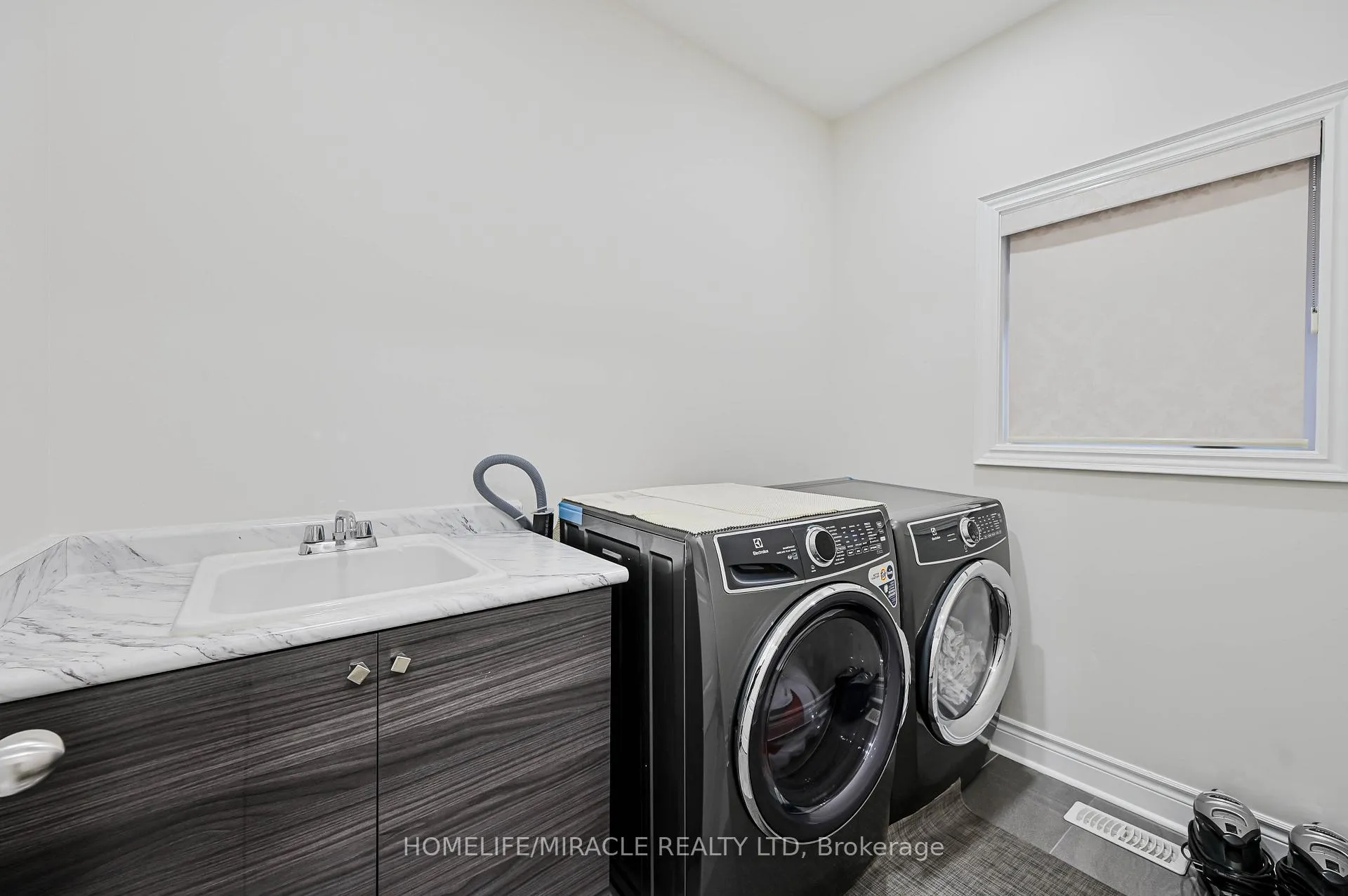 Photo 16 of 249 Elbern Markell Drive, Brampton, Northwest Brampton — HOMEH
