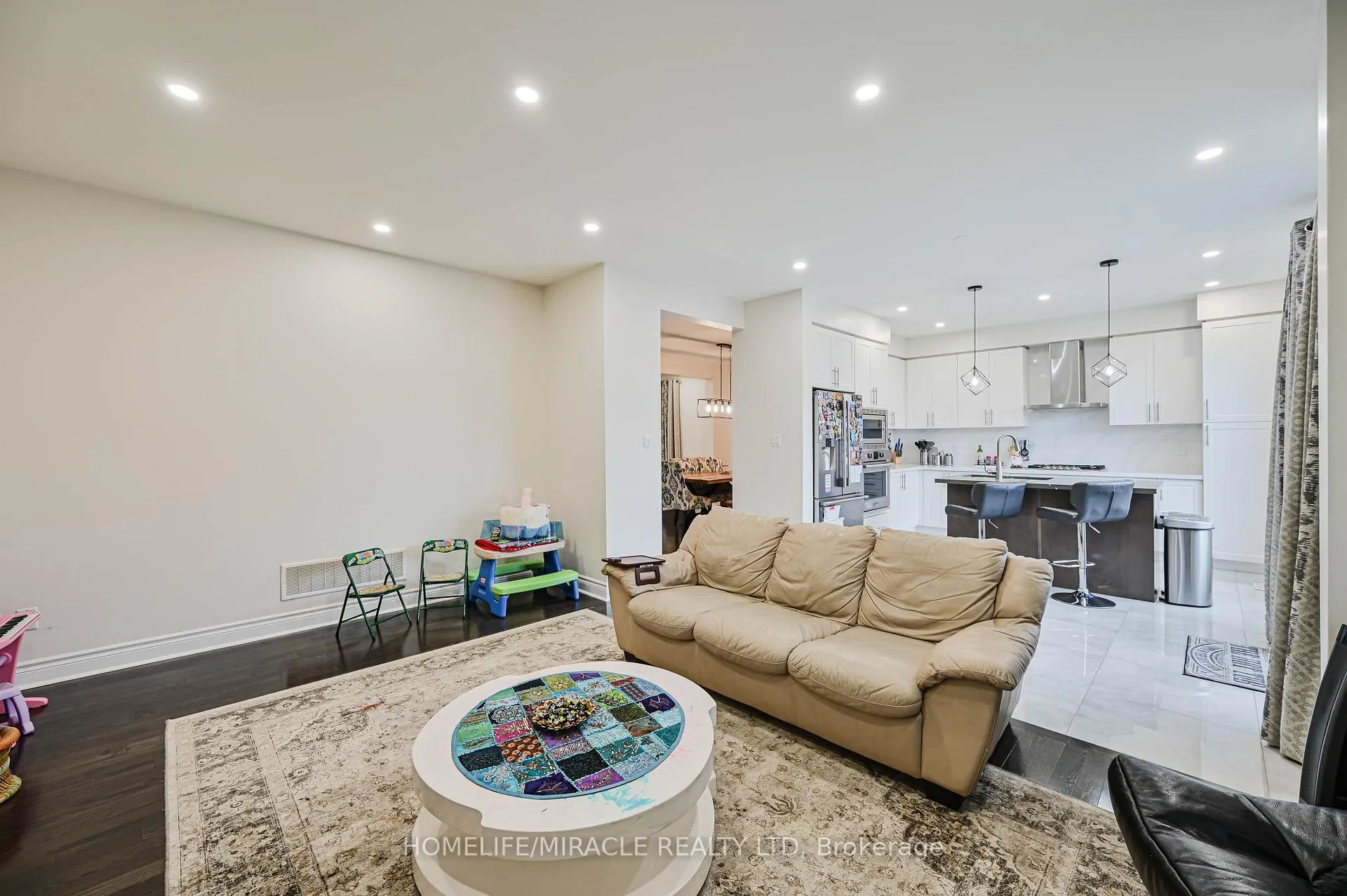 Photo 24 of 249 Elbern Markell Drive, Brampton, Northwest Brampton — HOMEH