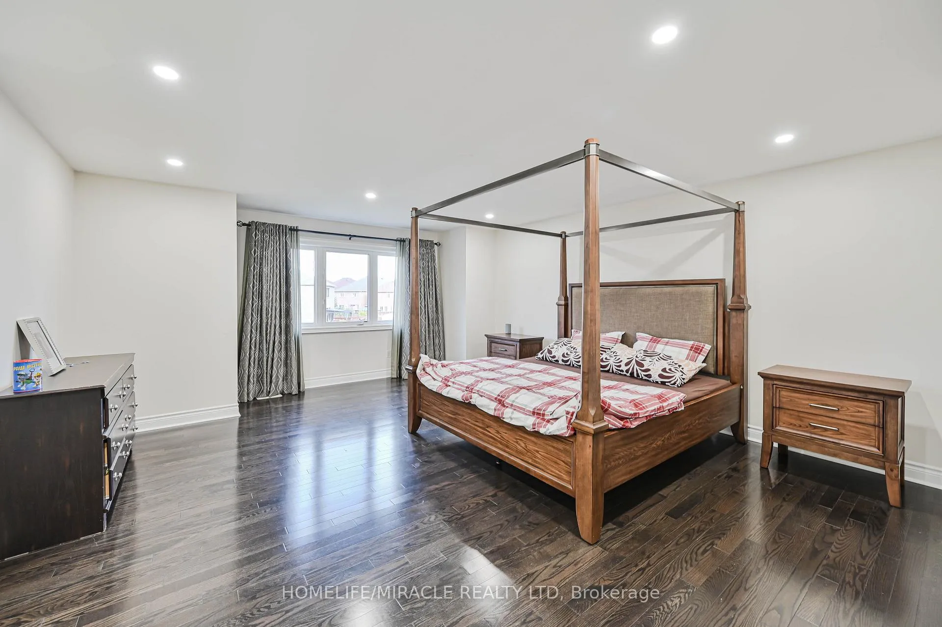 Photo 29 of 249 Elbern Markell Drive, Brampton, Northwest Brampton — HOMEH