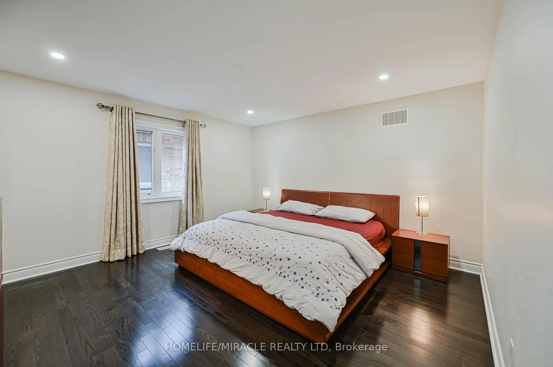 Photo 33 of 249 Elbern Markell Drive, Brampton, Northwest Brampton — HOMEH