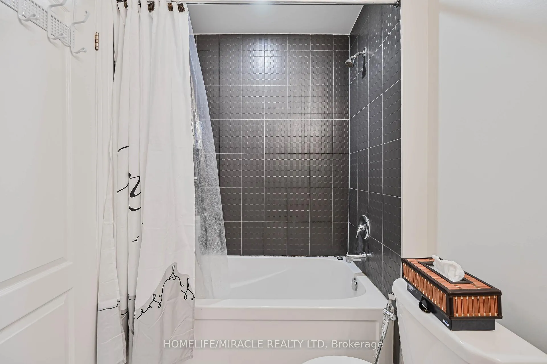 Photo 36 of 249 Elbern Markell Drive, Brampton, Northwest Brampton — HOMEH