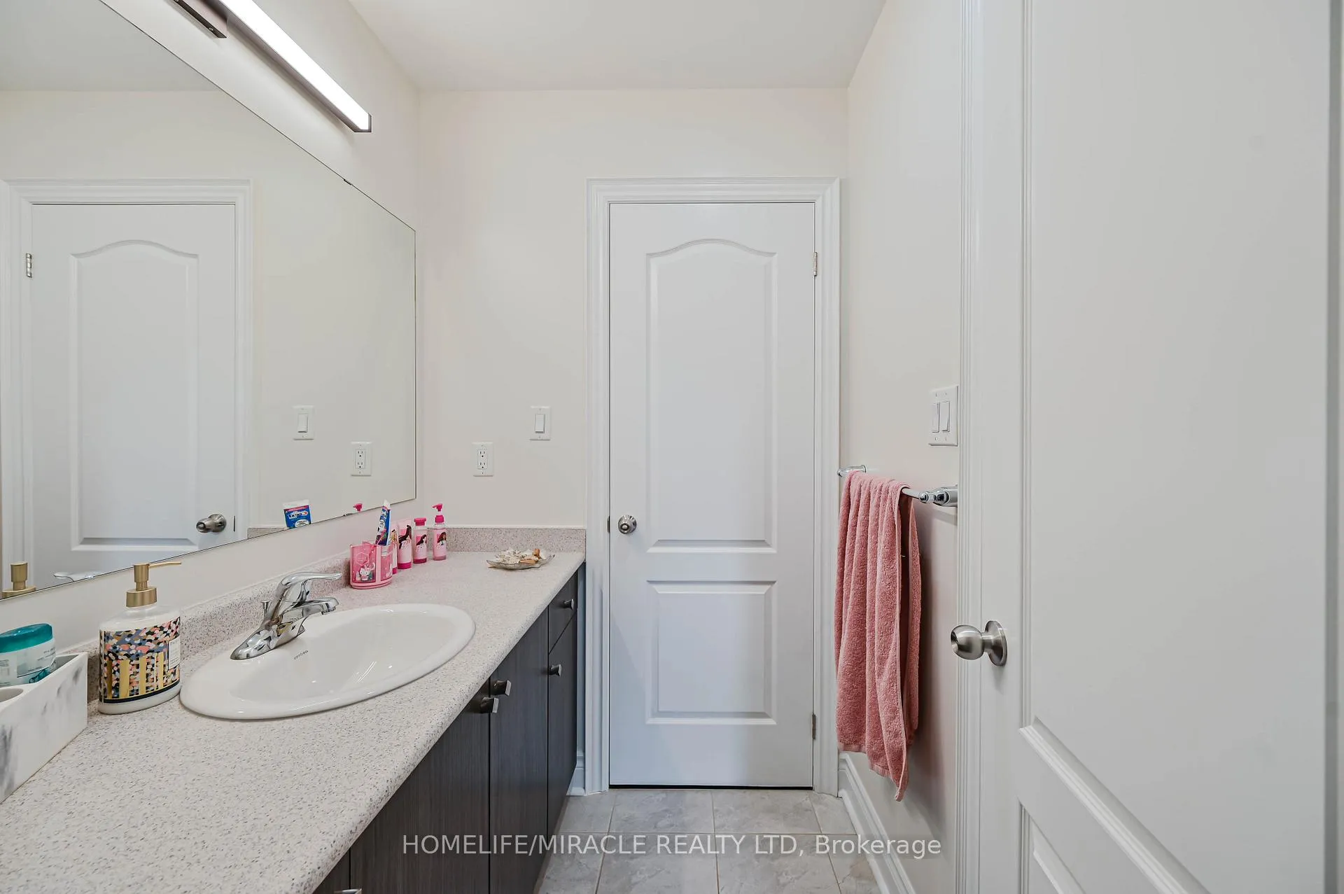 Photo 39 of 249 Elbern Markell Drive, Brampton, Northwest Brampton — HOMEH