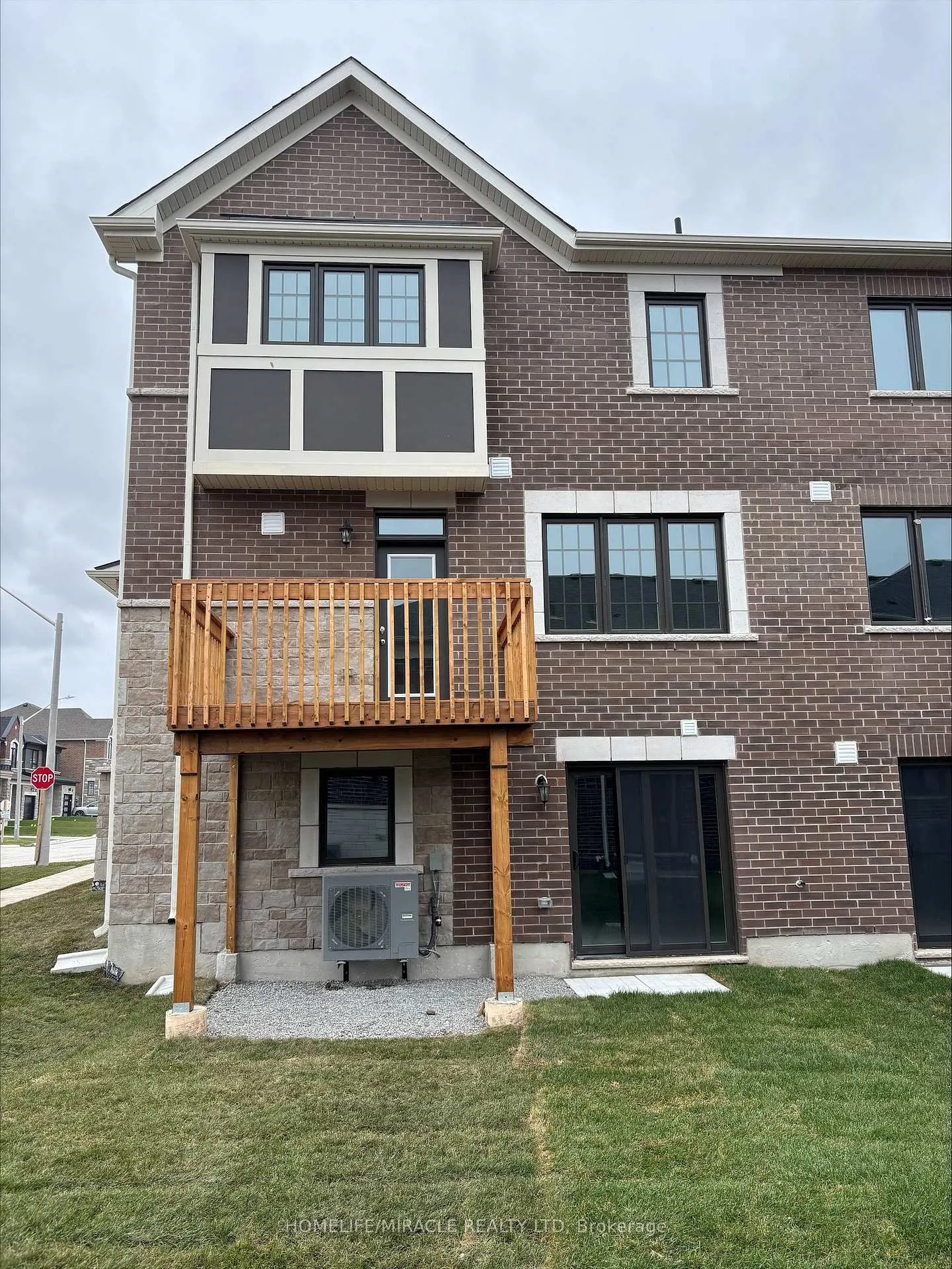 Photo 6 of 41 Lower Street, Barrie, Rural Barrie Southeast — HOMEH