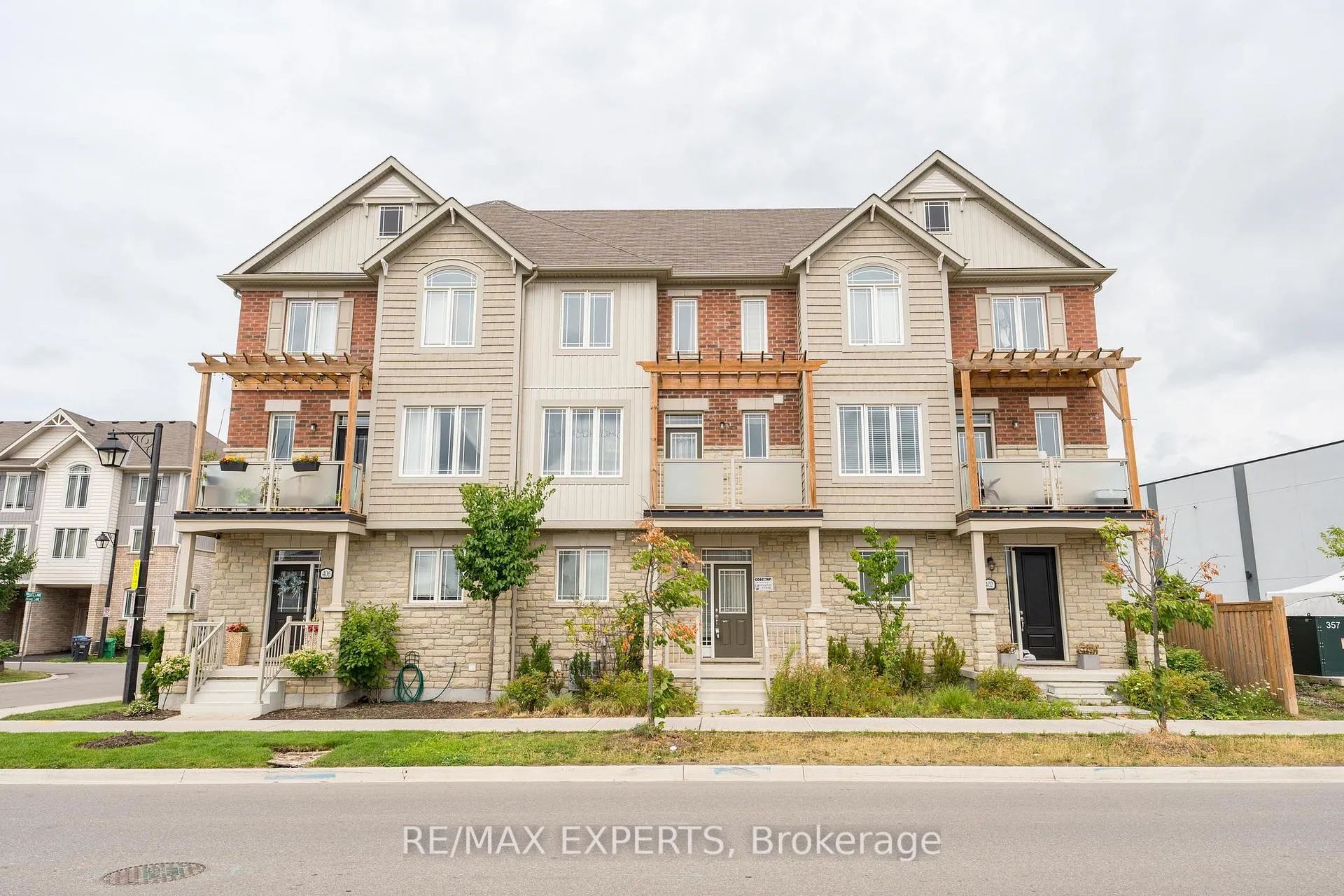 Photo 1 of 404 Dougall Avenue, Caledon, Rural Caledon — HOMEH