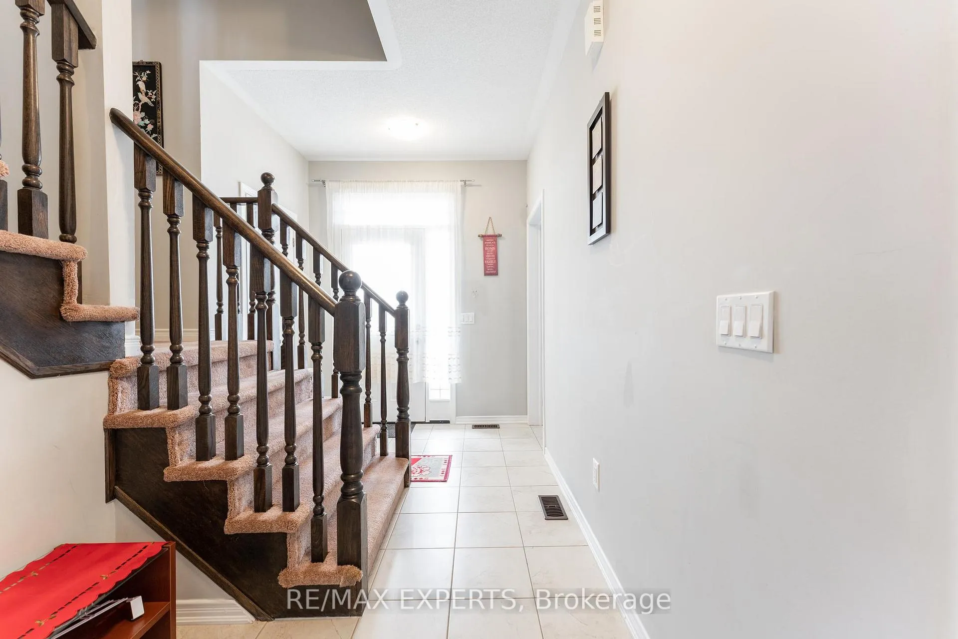 Photo 5 of 404 Dougall Avenue, Caledon, Rural Caledon — HOMEH