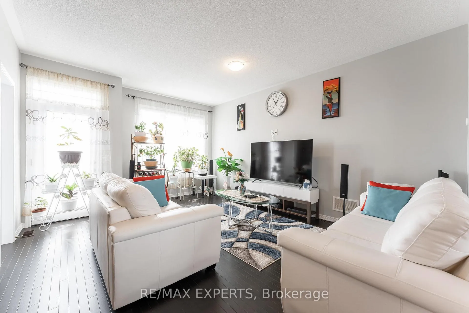 Photo 7 of 404 Dougall Avenue, Caledon, Rural Caledon — HOMEH