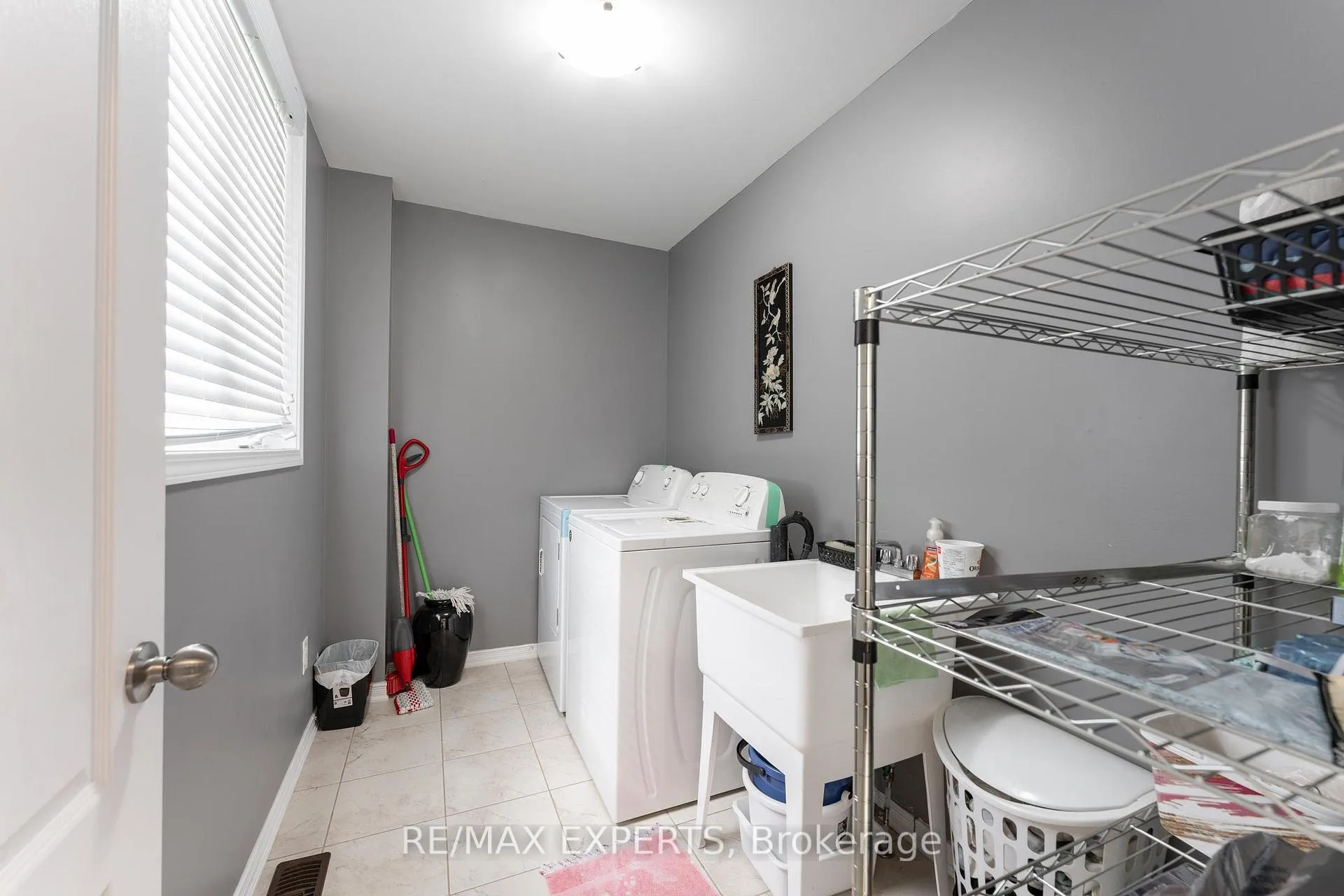 Photo 19 of 404 Dougall Avenue, Caledon, Rural Caledon — HOMEH