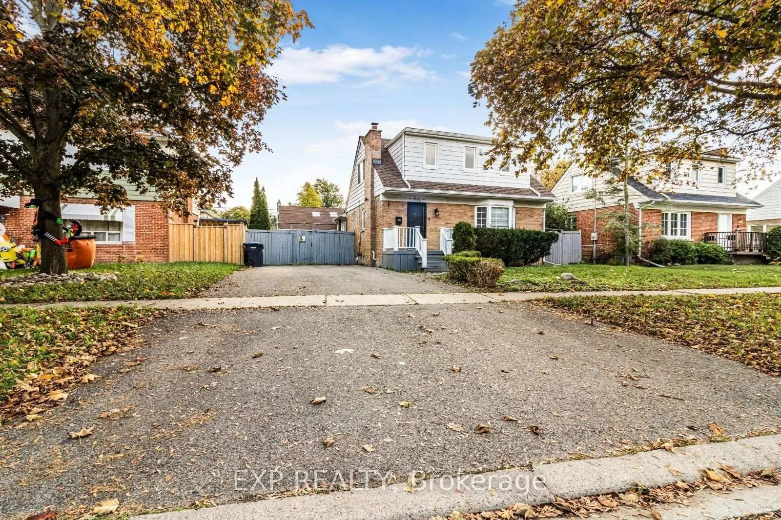 Photo 2 of 6 Erlesmere Avenue, Brampton, Brampton East — HOMEH