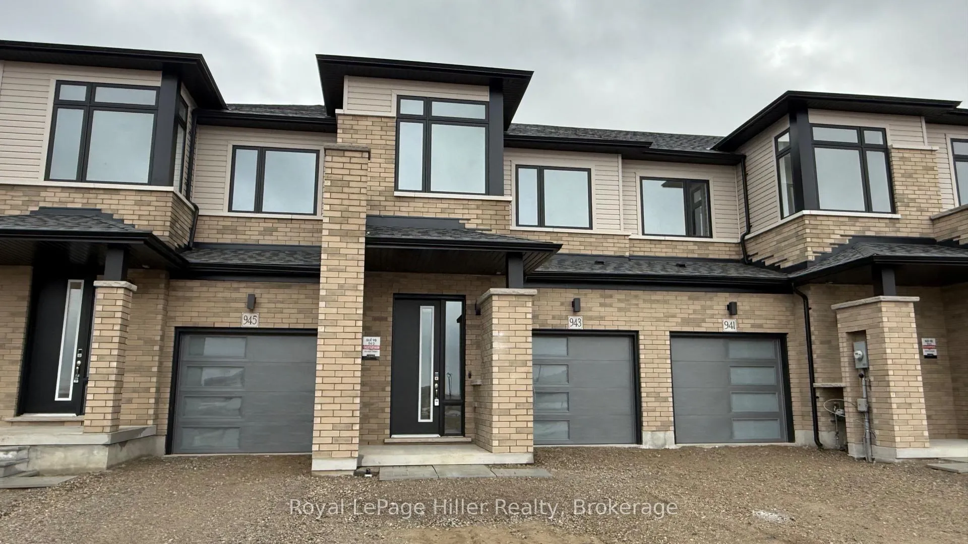Photo 1 of 943 Douro Street, Stratford — HOMEH