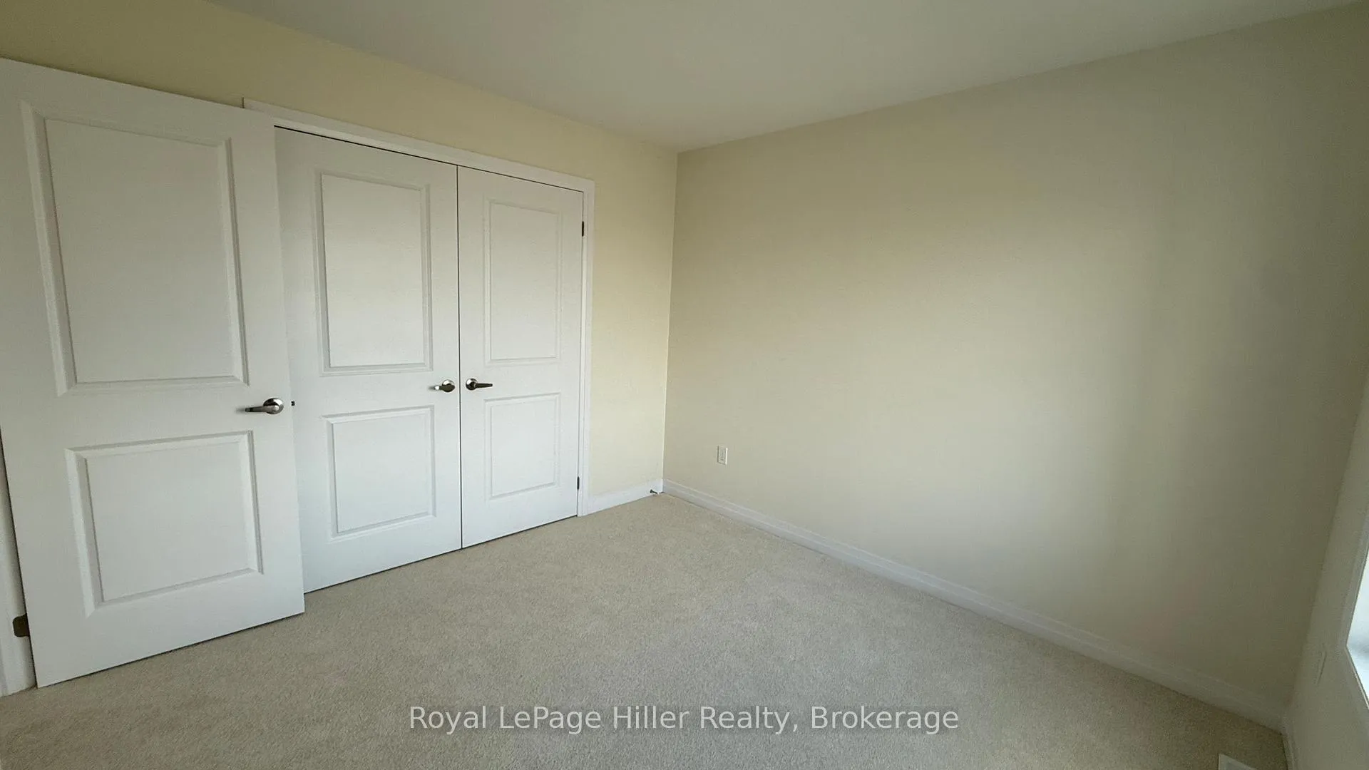 Photo 8 of 943 Douro Street, Stratford — HOMEH