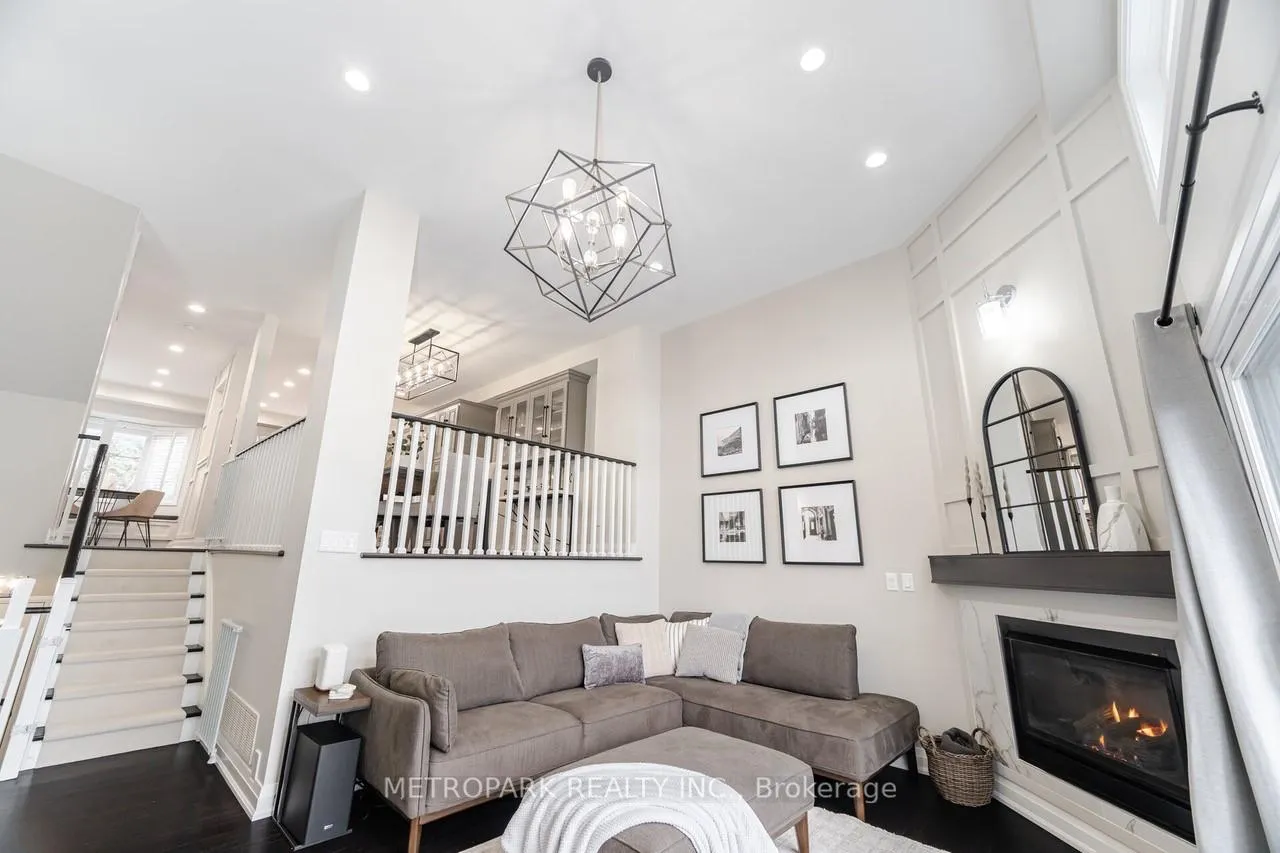 Photo 7 of 47 Old Firehall Lane, Vaughan, West Woodbridge — HOMEH