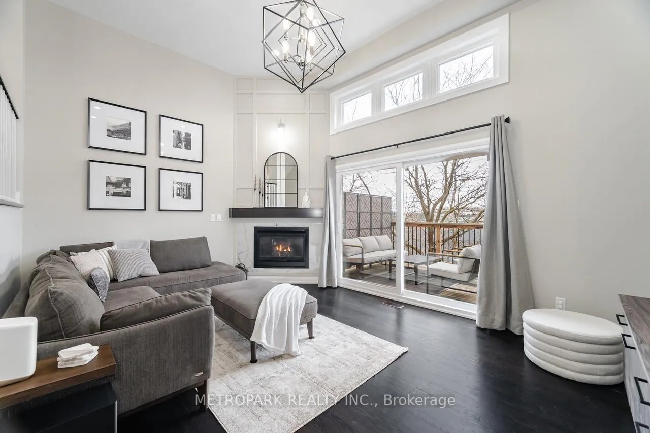 Photo 8 of 47 Old Firehall Lane, Vaughan, West Woodbridge — HOMEH