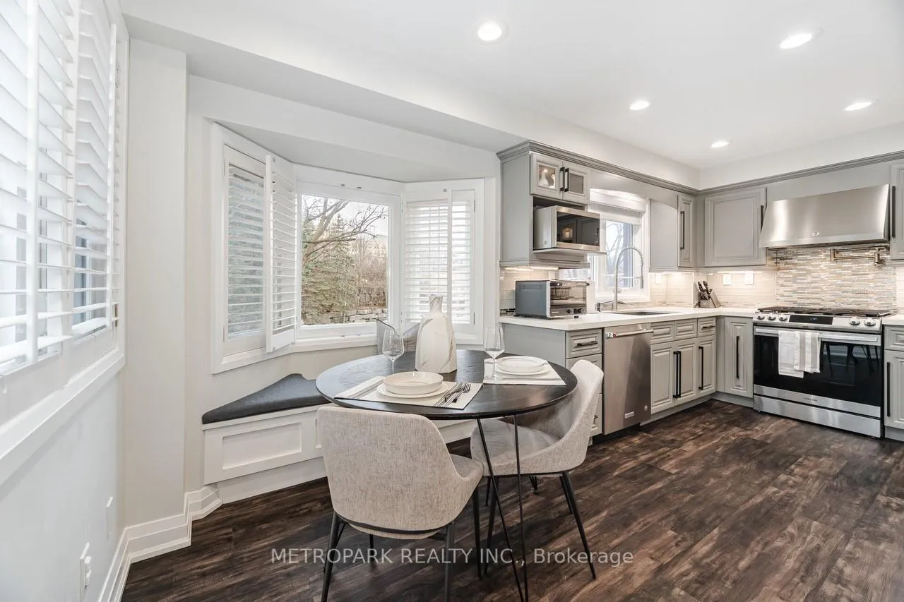 Photo 18 of 47 Old Firehall Lane, Vaughan, West Woodbridge — HOMEH