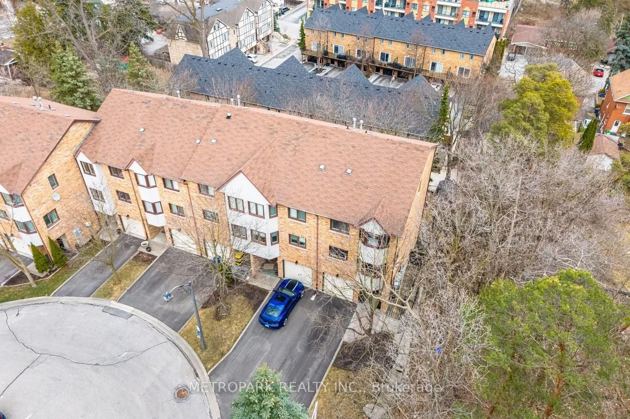 Photo 46 of 47 Old Firehall Lane, Vaughan, West Woodbridge — HOMEH