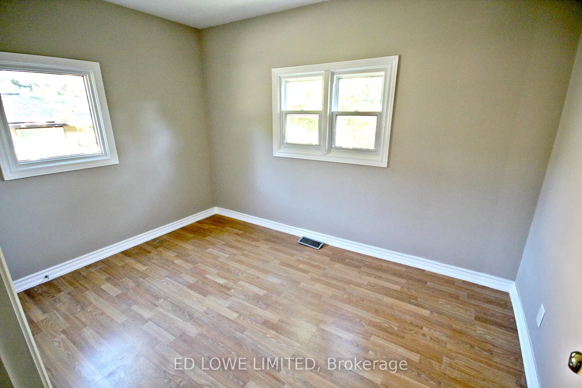 Photo 7 of 107 Letitia Street, Barrie, North Shore — HOMEH