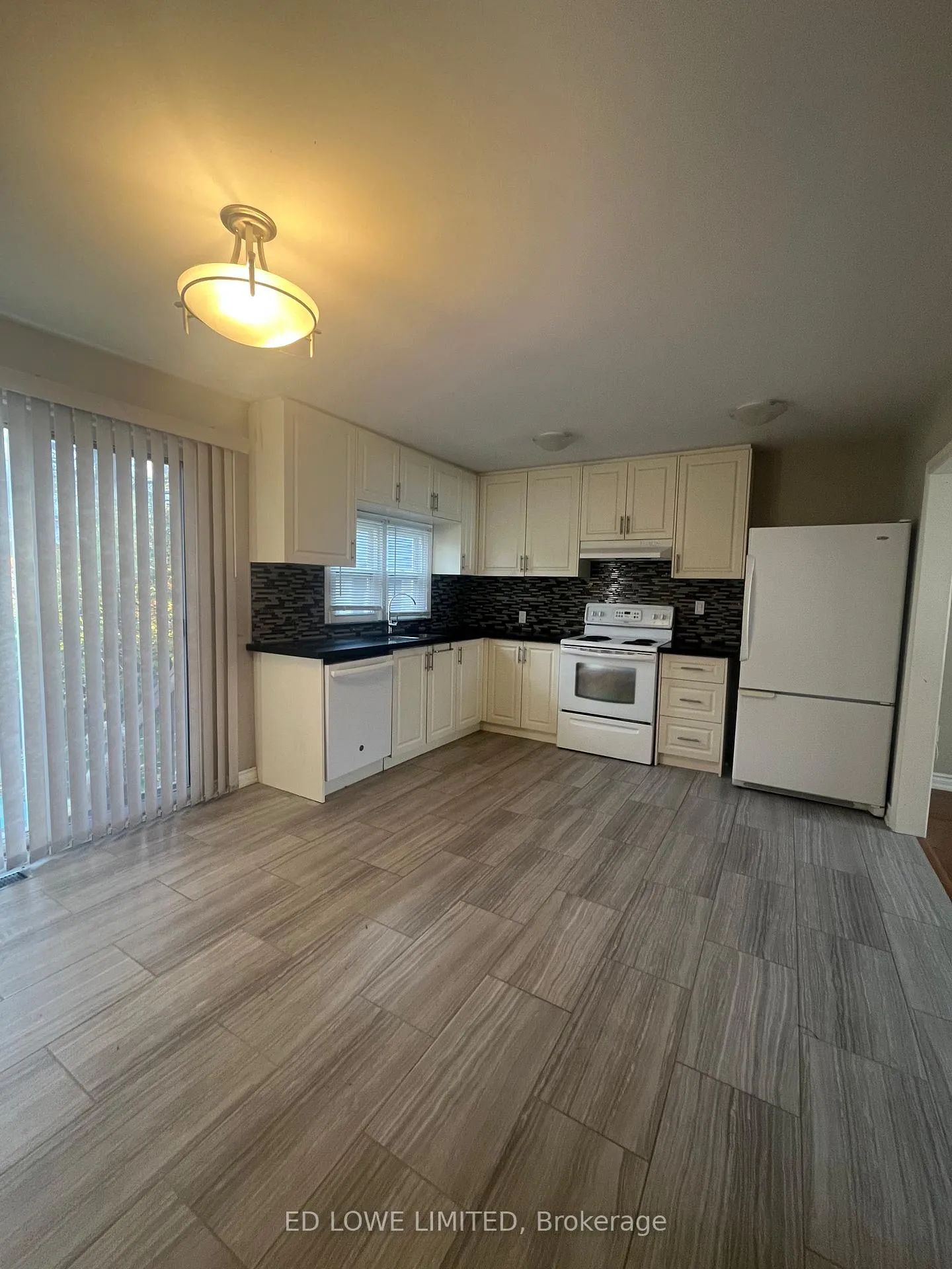 Photo 9 of 107 Letitia Street, Barrie, North Shore — HOMEH