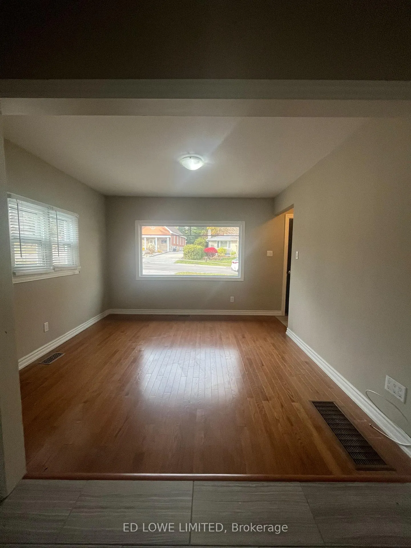 Photo 17 of 107 Letitia Street, Barrie, North Shore — HOMEH