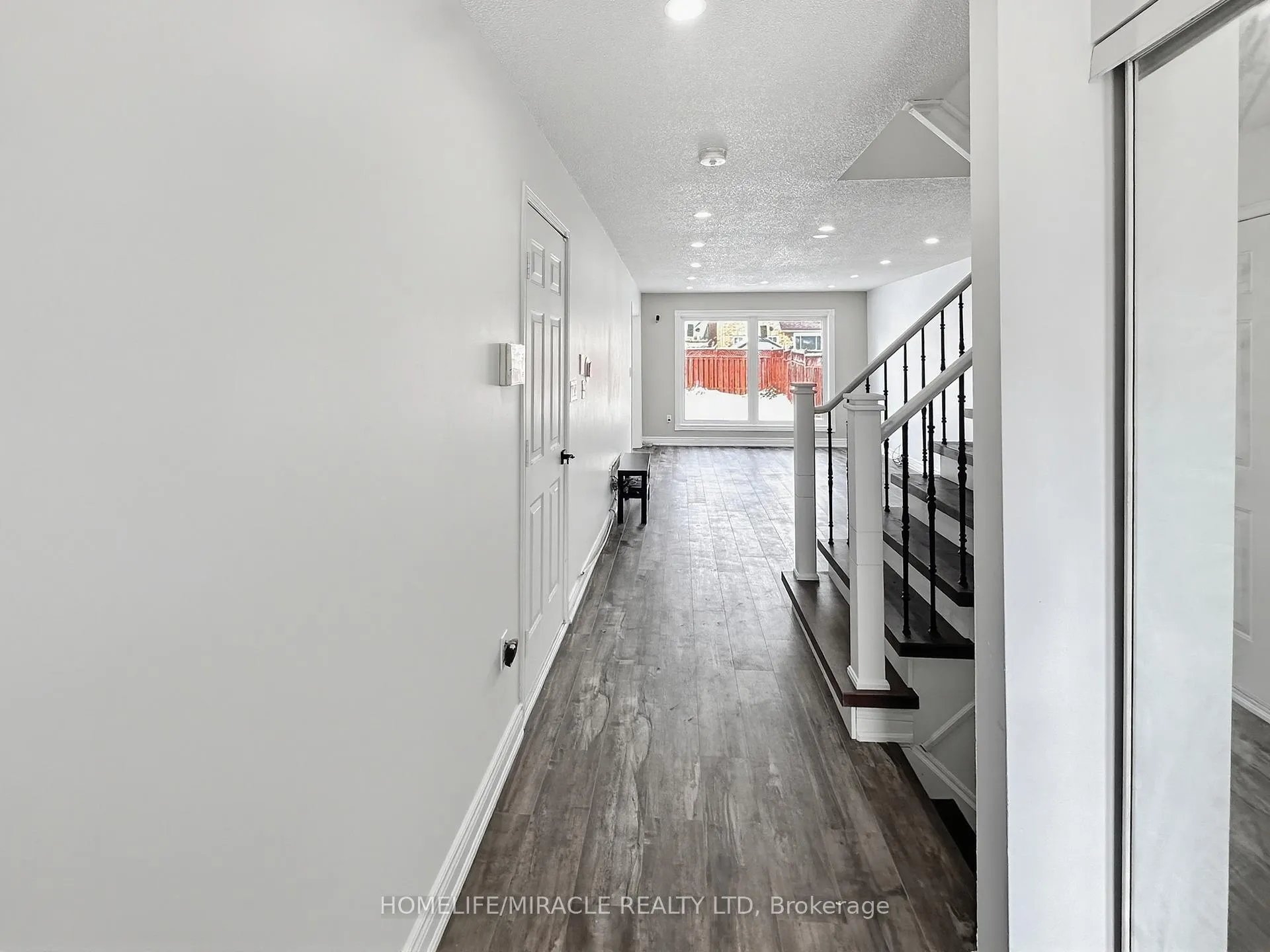 Photo 5 of 7 Narrow Valley Crescent, Brampton, Sandringham-Wellington — HOMEH