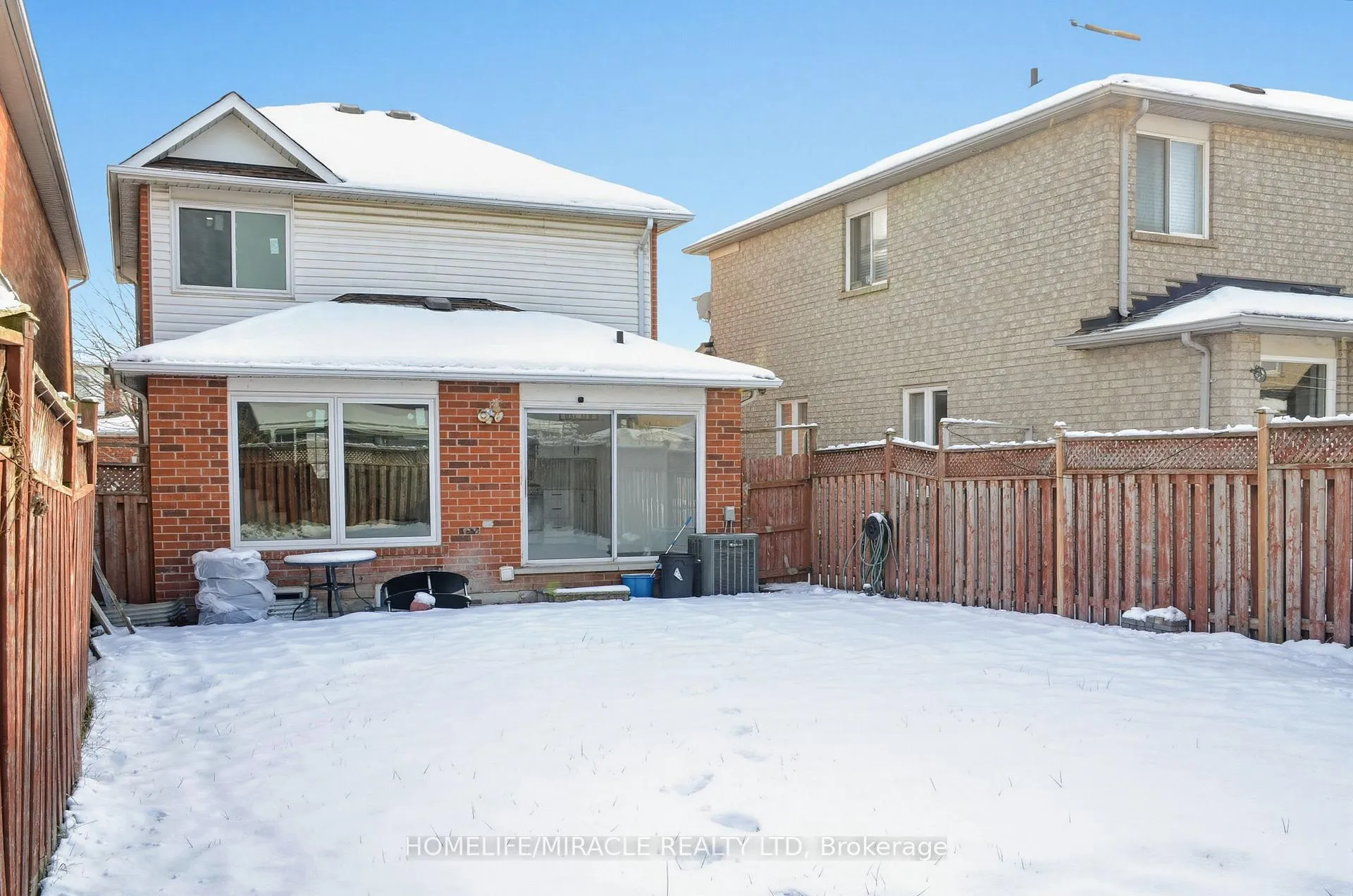 Photo 22 of 7 Narrow Valley Crescent, Brampton, Sandringham-Wellington — HOMEH