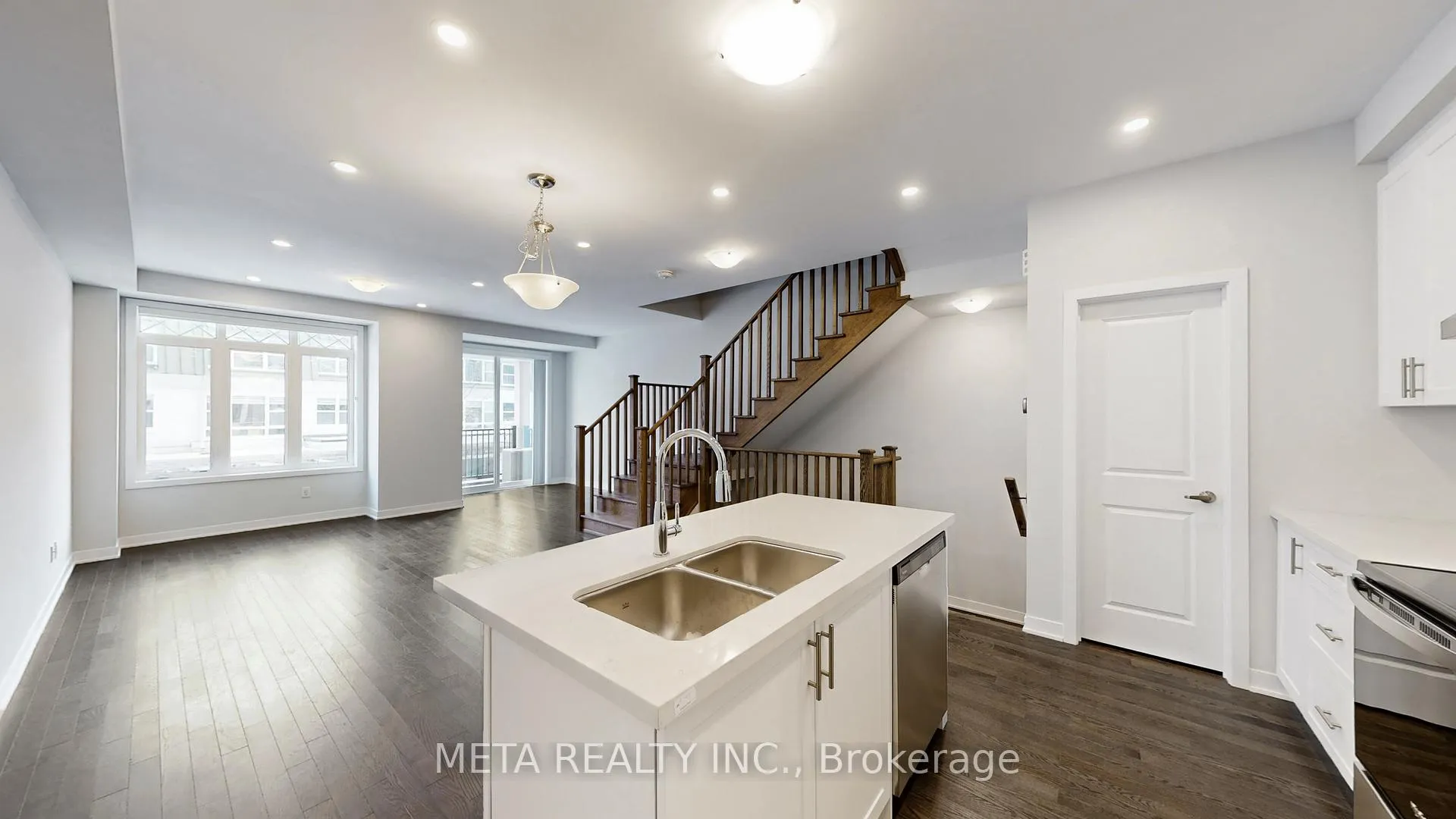 Photo 11 of 87 Anna Russell Way, Markham, Unionville — HOMEH