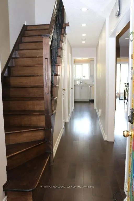 Photo 7 of Unit Upper, 164 Stather Crescent, Markham, Milliken Mills East — HOMEH