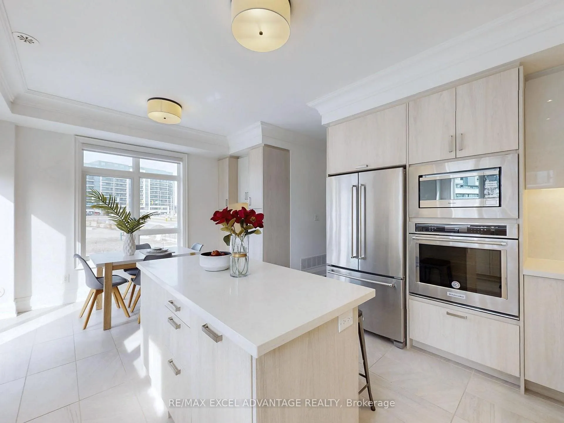 Photo 8 of 62 Saddlecreek Drive, Markham, Commerce Valley — HOMEH