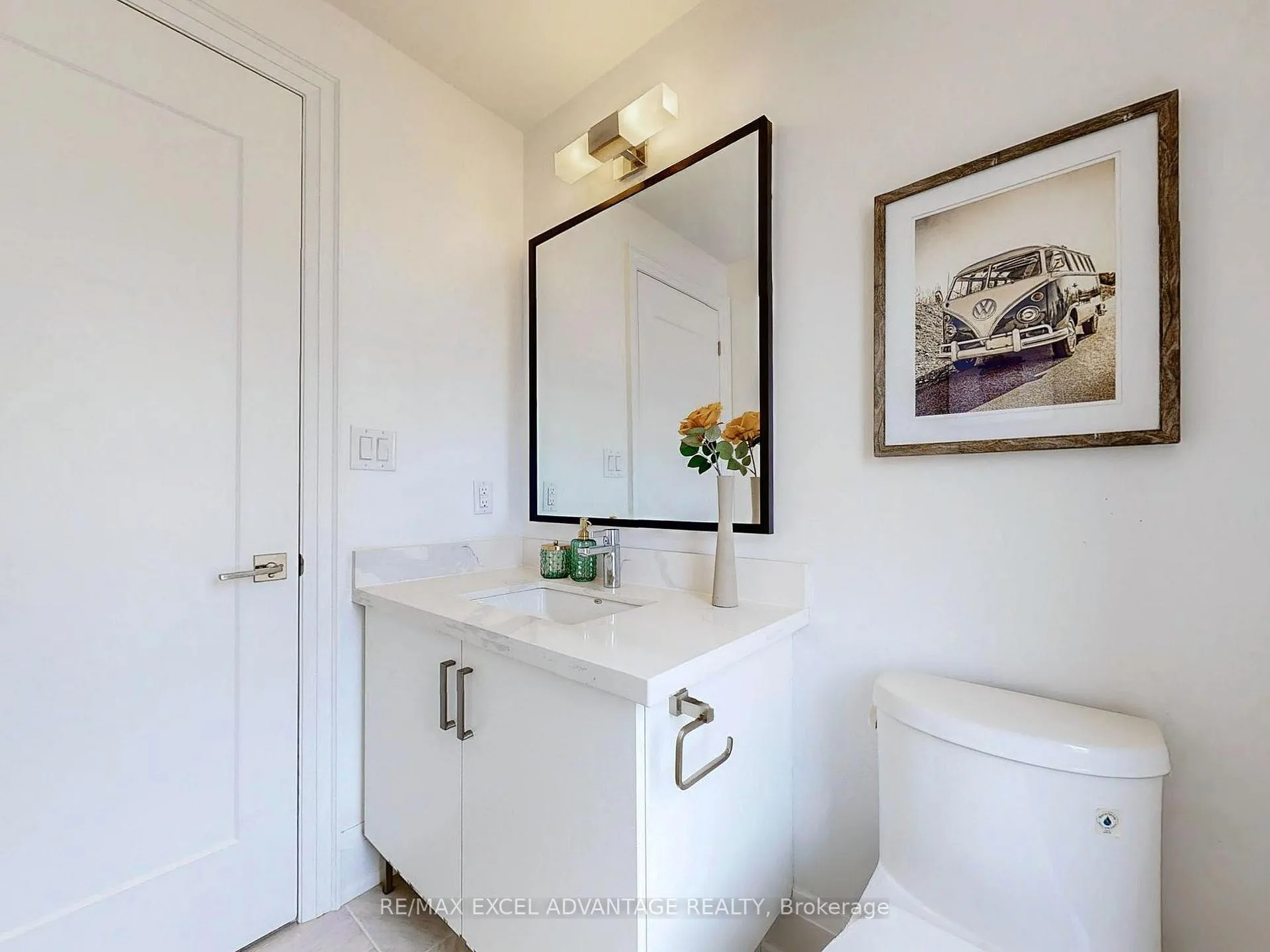 Photo 12 of 62 Saddlecreek Drive, Markham, Commerce Valley — HOMEH
