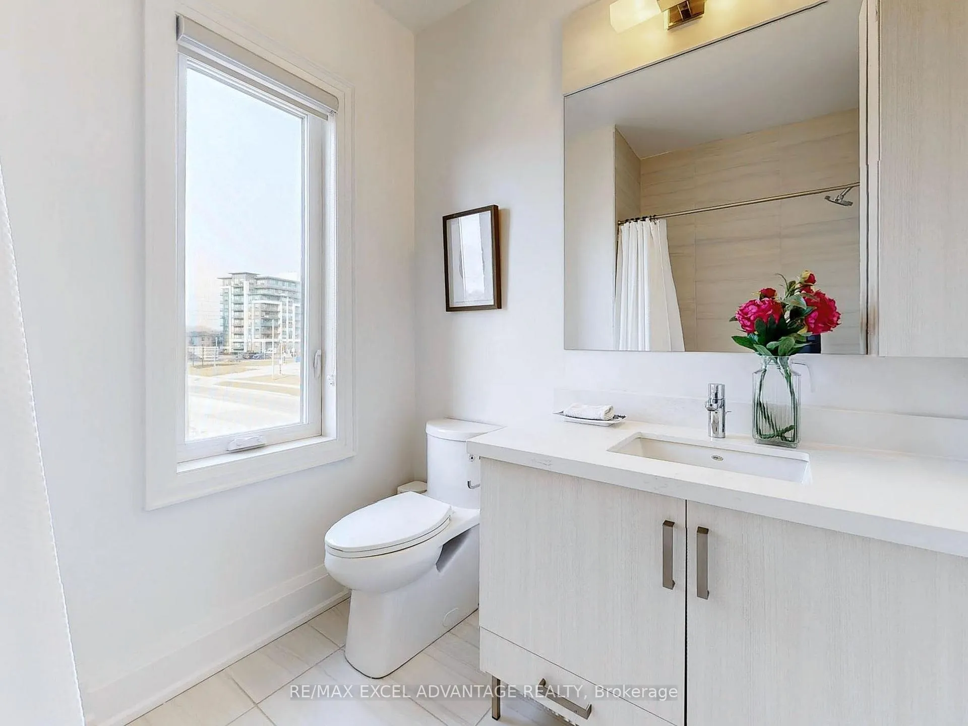 Photo 25 of 62 Saddlecreek Drive, Markham, Commerce Valley — HOMEH