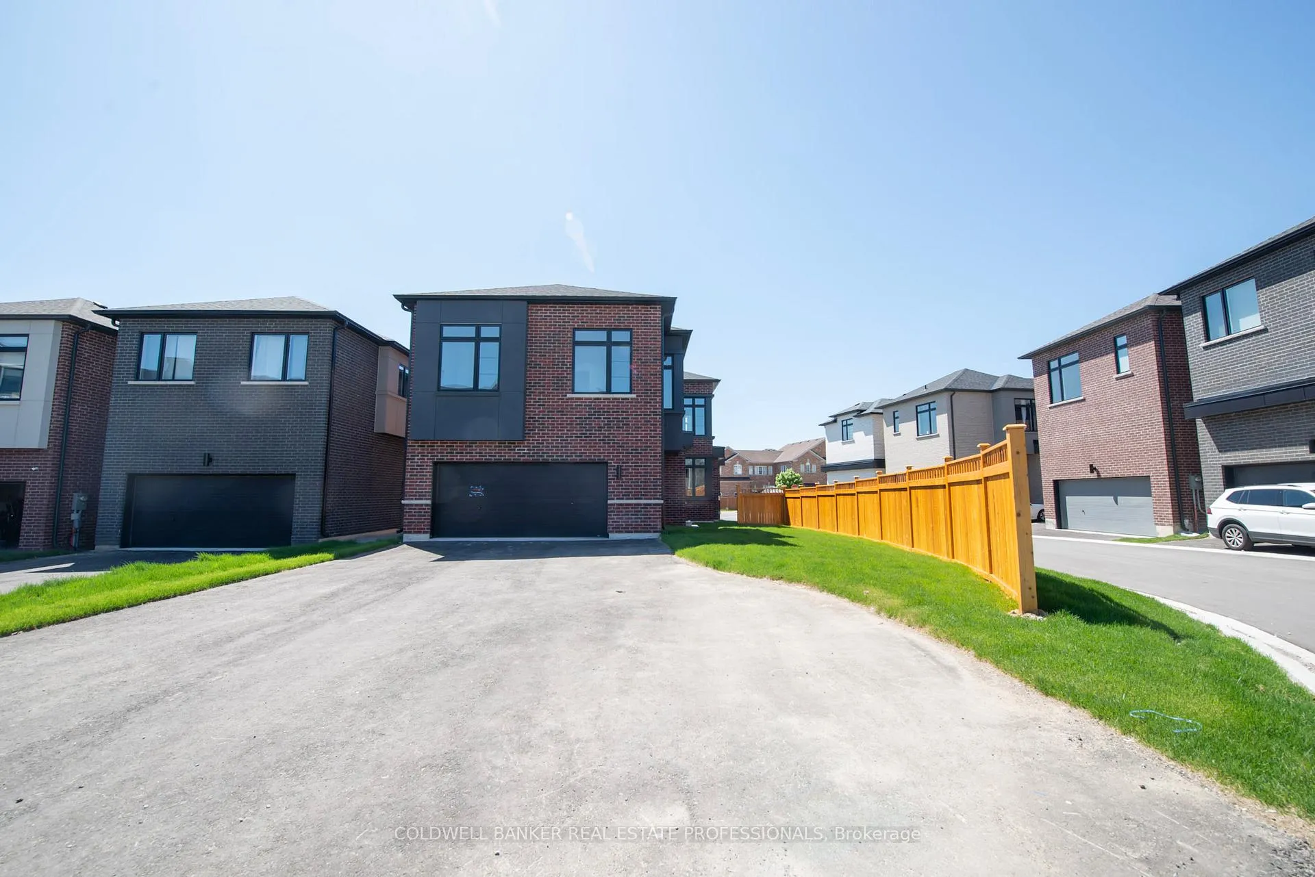 Photo 4 of 39 Golden Fern Street, Markham, Cornell — HOMEH