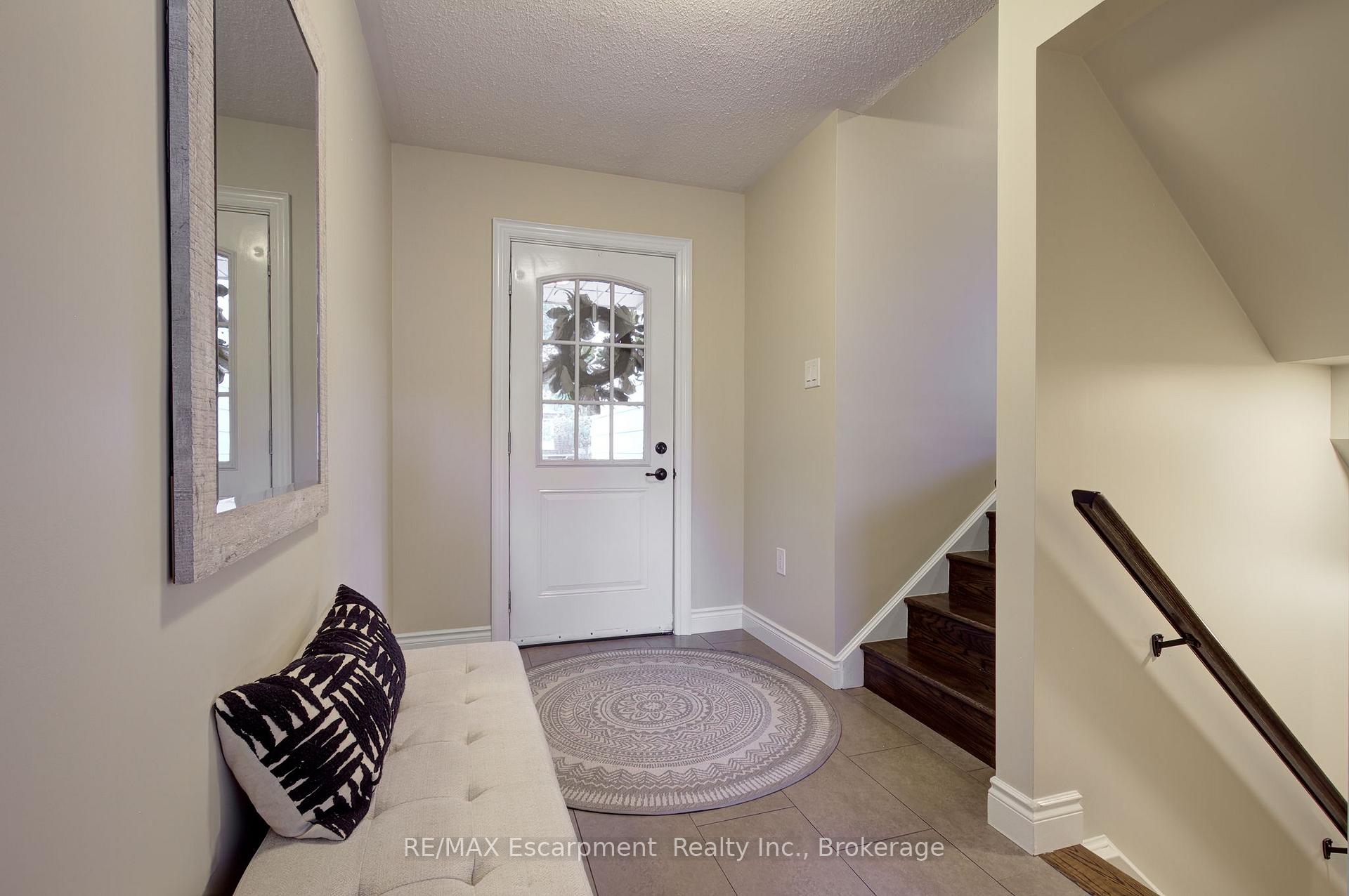 Photo 4 of 1491 Brenner Crescent, Burlington, Mountainside — HOMEH